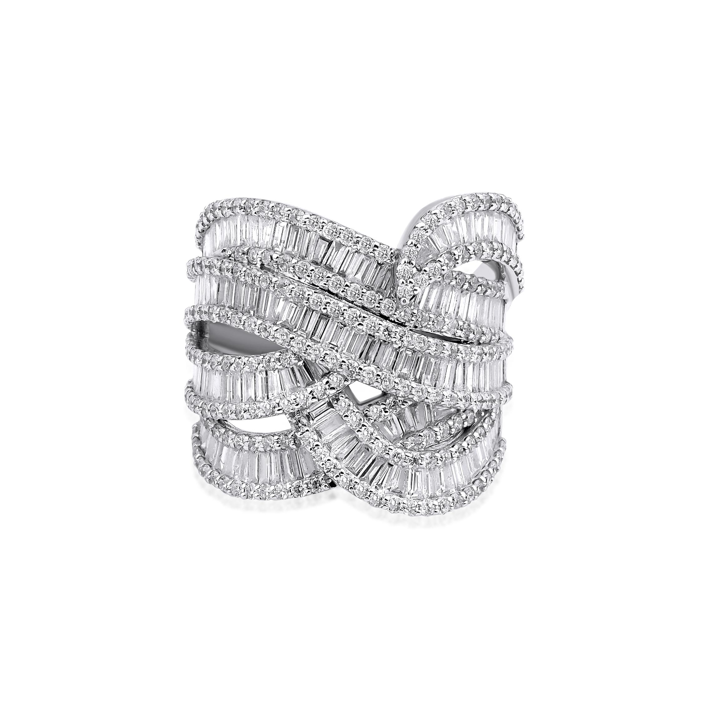 For Sale:  2.65ct Baguette Diamond Cluster Ring 6