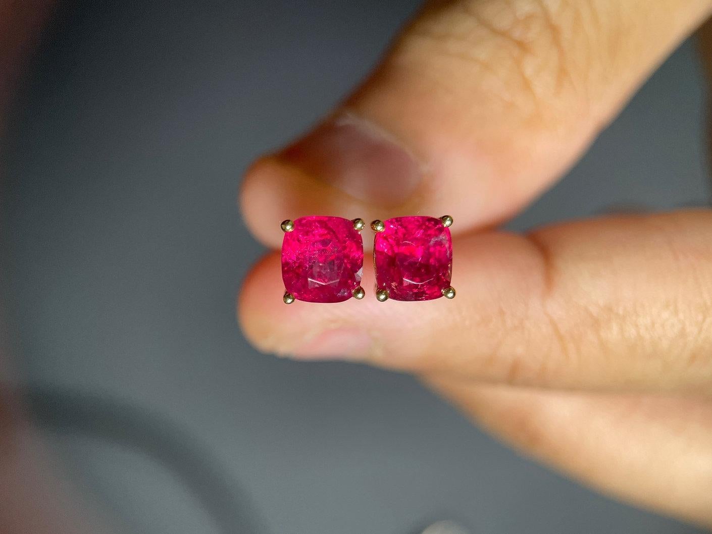 2.65Ct Burmese Neon Hot Pinkish Red Spinel Earring with Natural Diamonds enhance For Sale 3