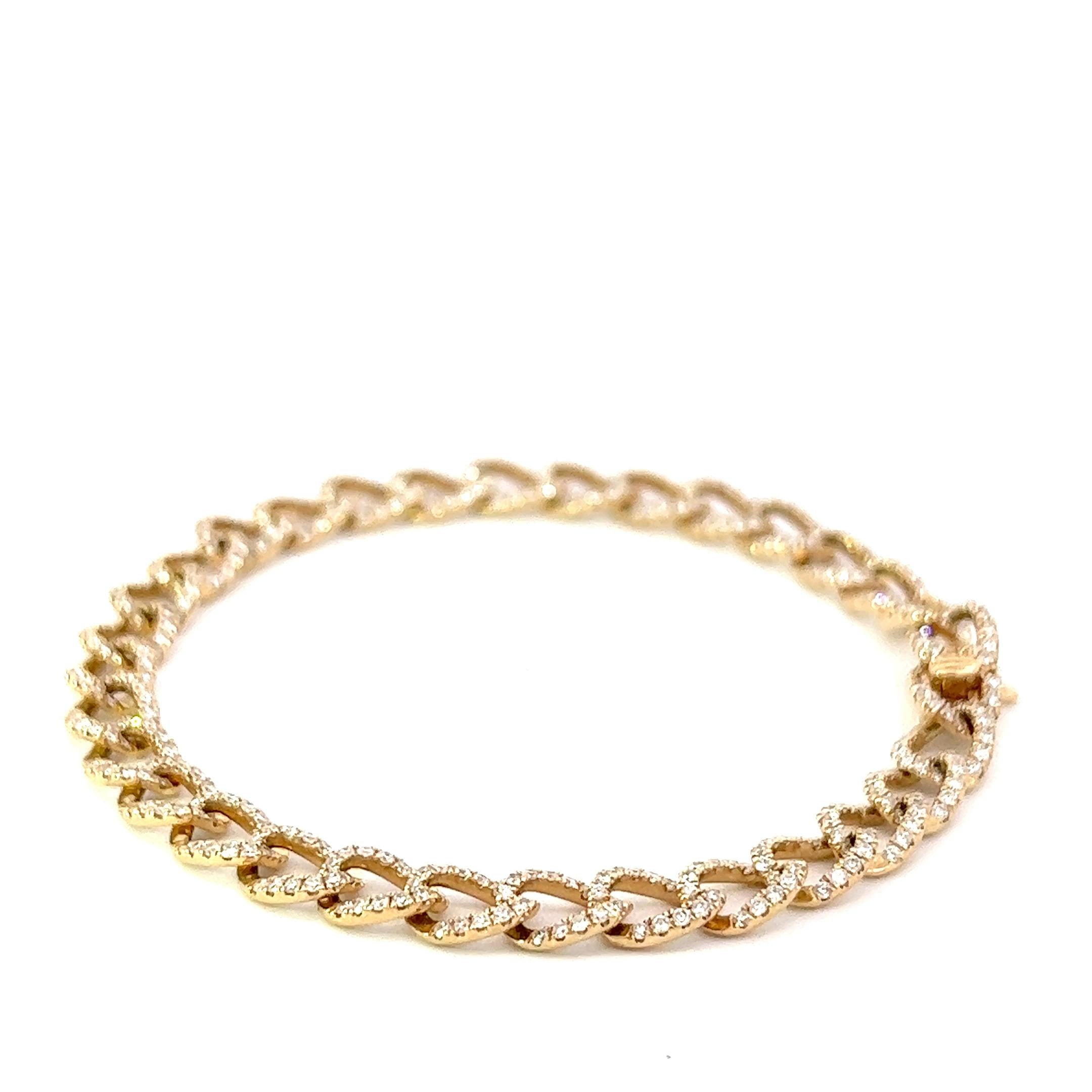 Aesthetic Movement 2.65CT Diamond Bracelet set in 14k Yellow Gold For Sale