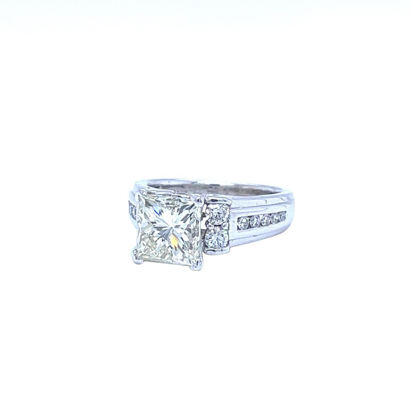 2.65ct Natural Princess Cut Diamond Engagement Ring In 4 Prong 14K White Gold In Good Condition For Sale In Aventura, FL