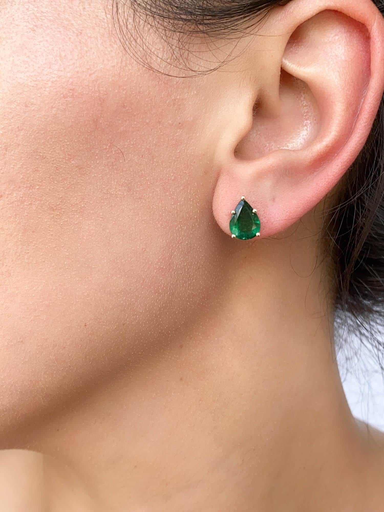 2.65ct Pear-Shape Emerald Stud Earrings 14K Gold R3141 For Sale 2