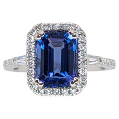 Anello con tanzanite di 2,65 carati e diamante naturale a raggiera in oro bianco massiccio 14 carati