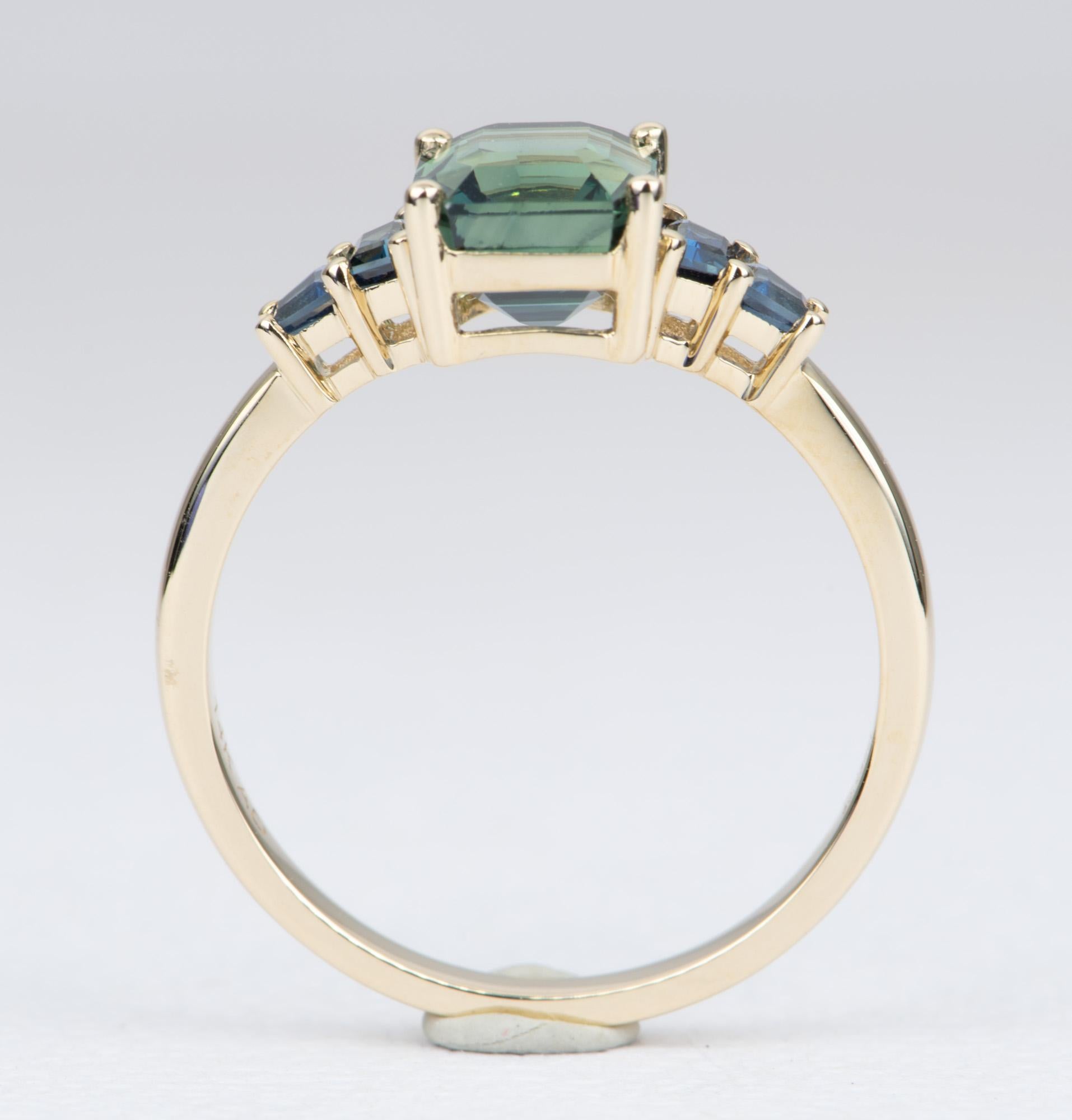 2.65 Karat Teal Blue Sapphire Verlobungsring 14 Karat Gelbgold AD1872-2 für Damen oder Herren