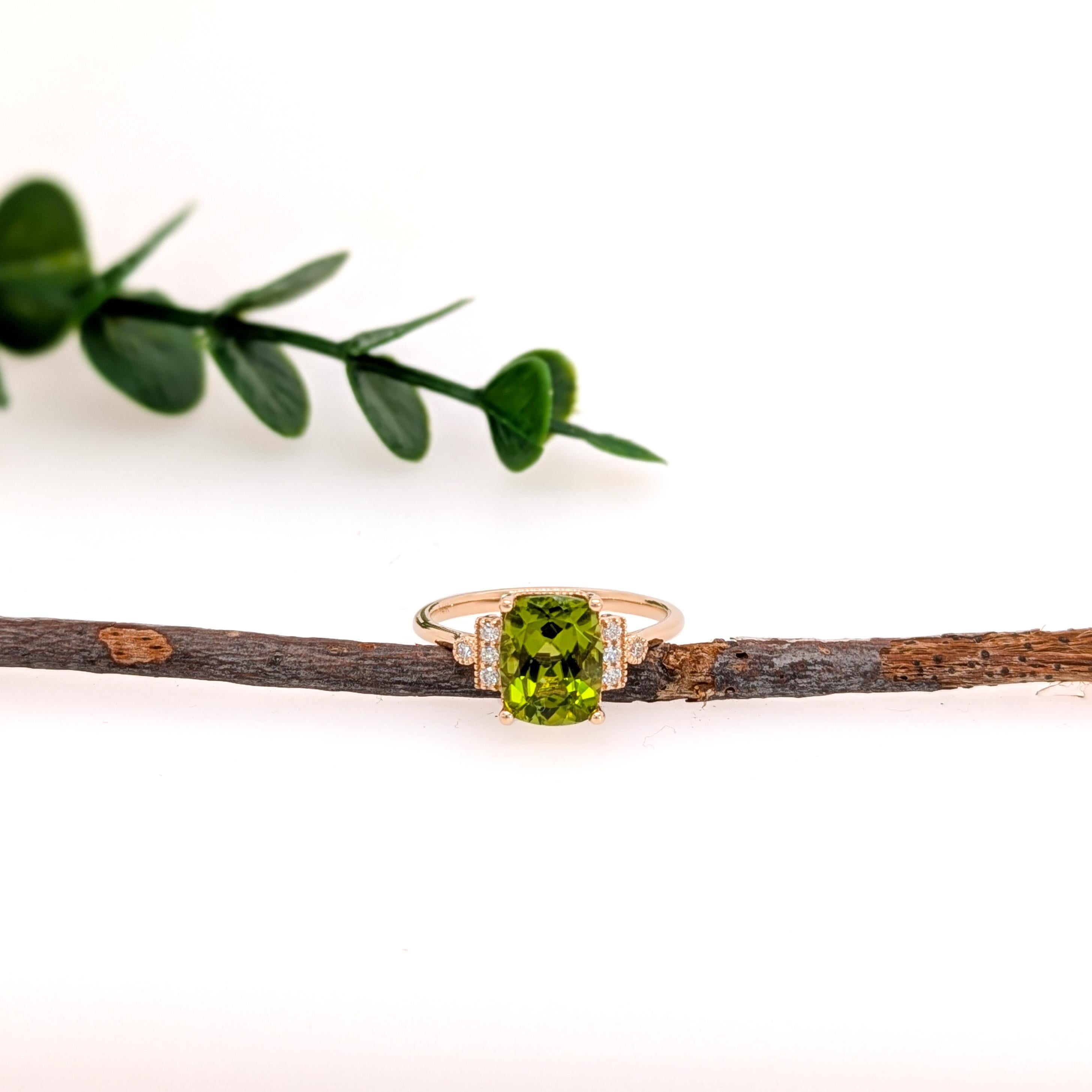 2,65 Karat Peridot-Ring mit natürlichen Diamant-Akzenten aus massivem 14K Gold  CU 9x7mm (Art déco) im Angebot