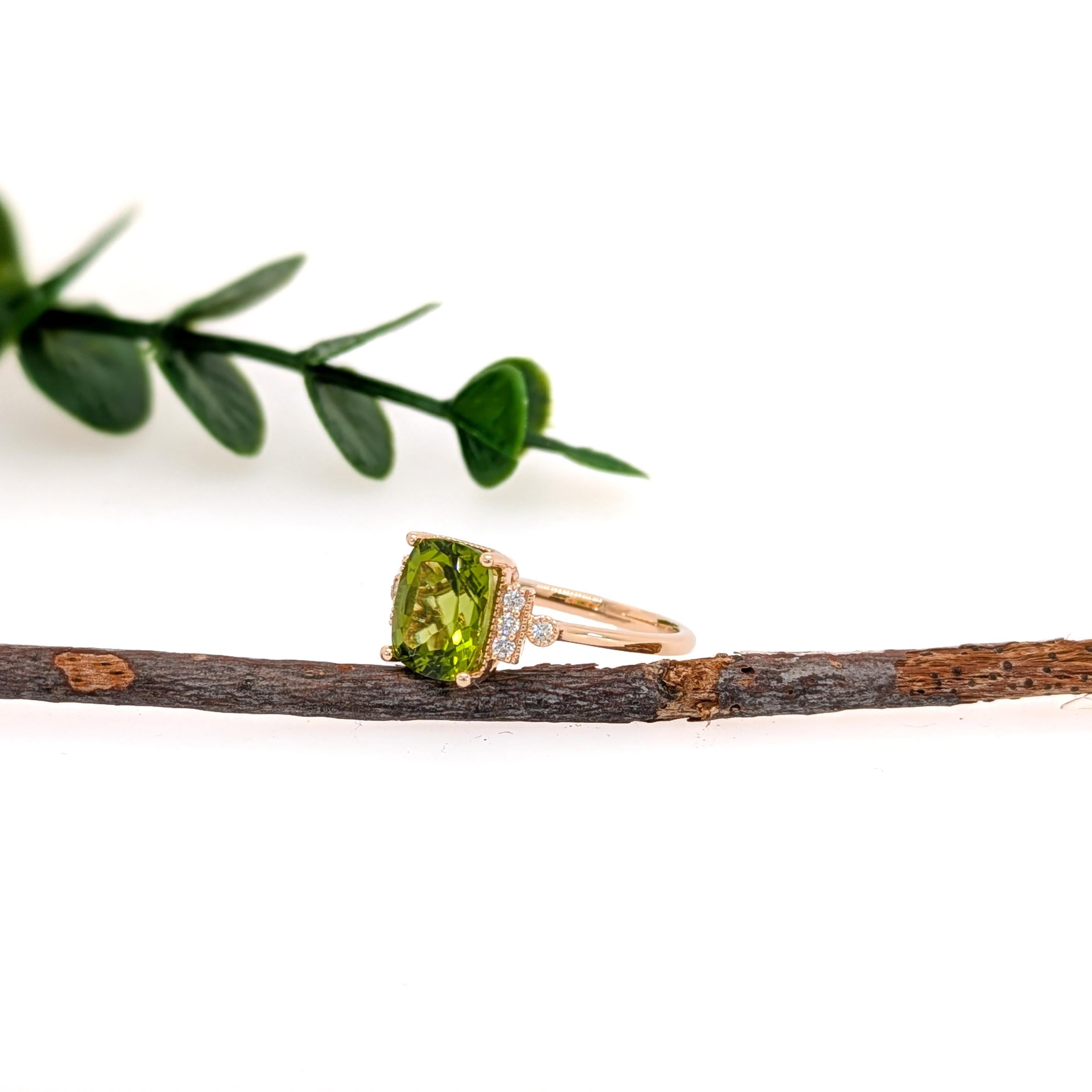 2,65 Karat Peridot-Ring mit natürlichen Diamant-Akzenten aus massivem 14K Gold  CU 9x7mm (Kissenschliff) im Angebot