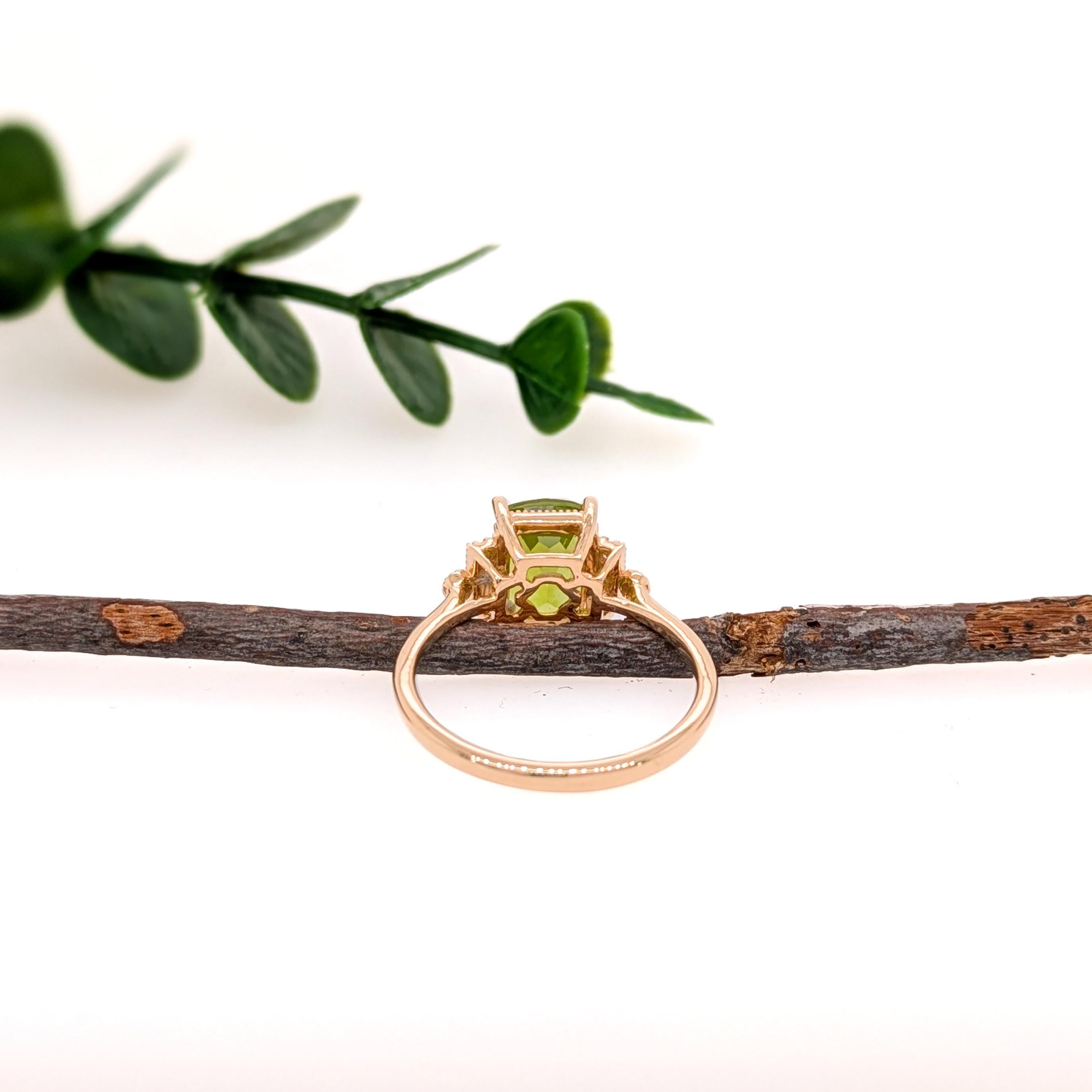 2,65 Karat Peridot-Ring mit natürlichen Diamant-Akzenten aus massivem 14K Gold  CU 9x7mm Damen im Angebot
