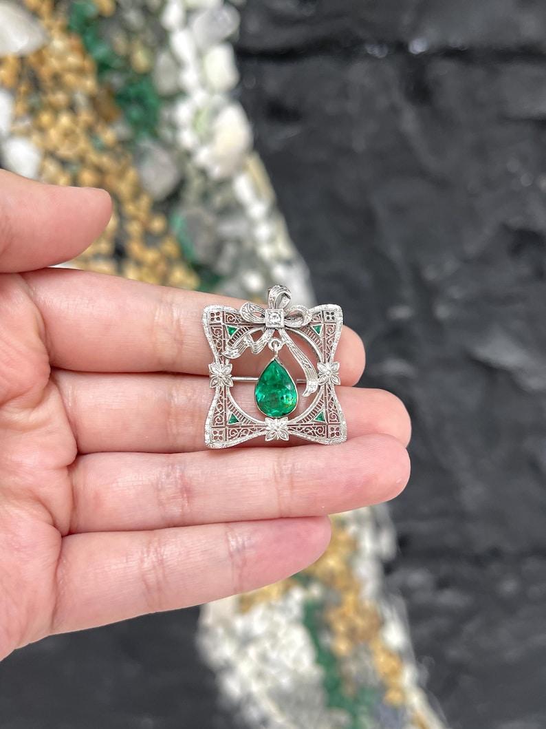 Women's 2.65tcw Colombian Emerald & Diamond Pendant  14K Gold Pear Cut Vintage Brooch For Sale