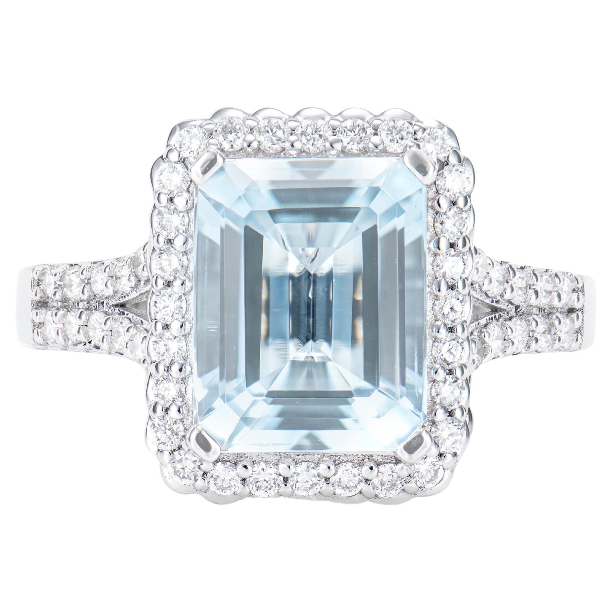 2.66 Carat Aquamarine Elegant Ring in 18 Karat White Gold with White Diamond For Sale