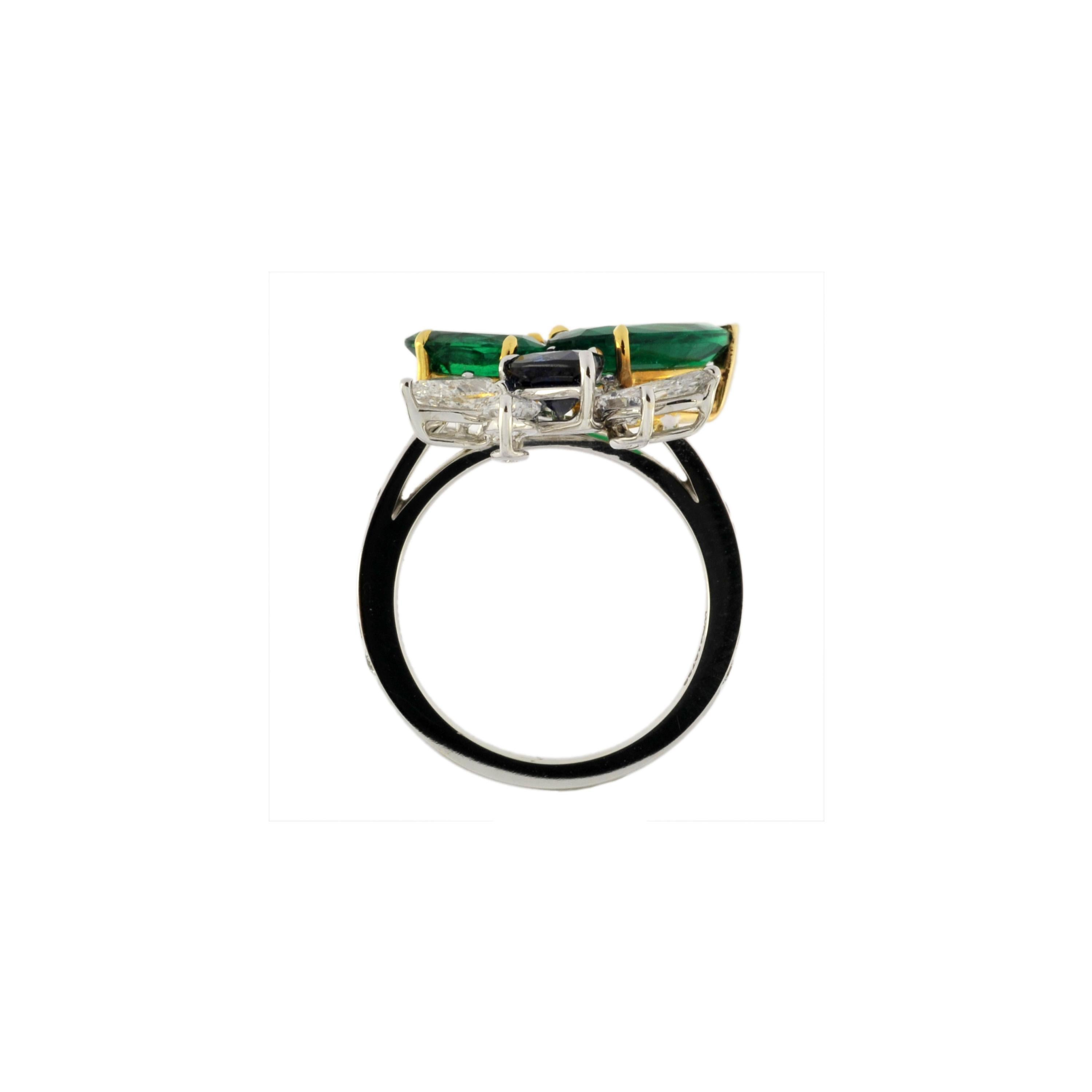 Modern 2, 66 Carat Emerald, 1, 66 Sapphire 18 Karat White Gold Ring For Sale