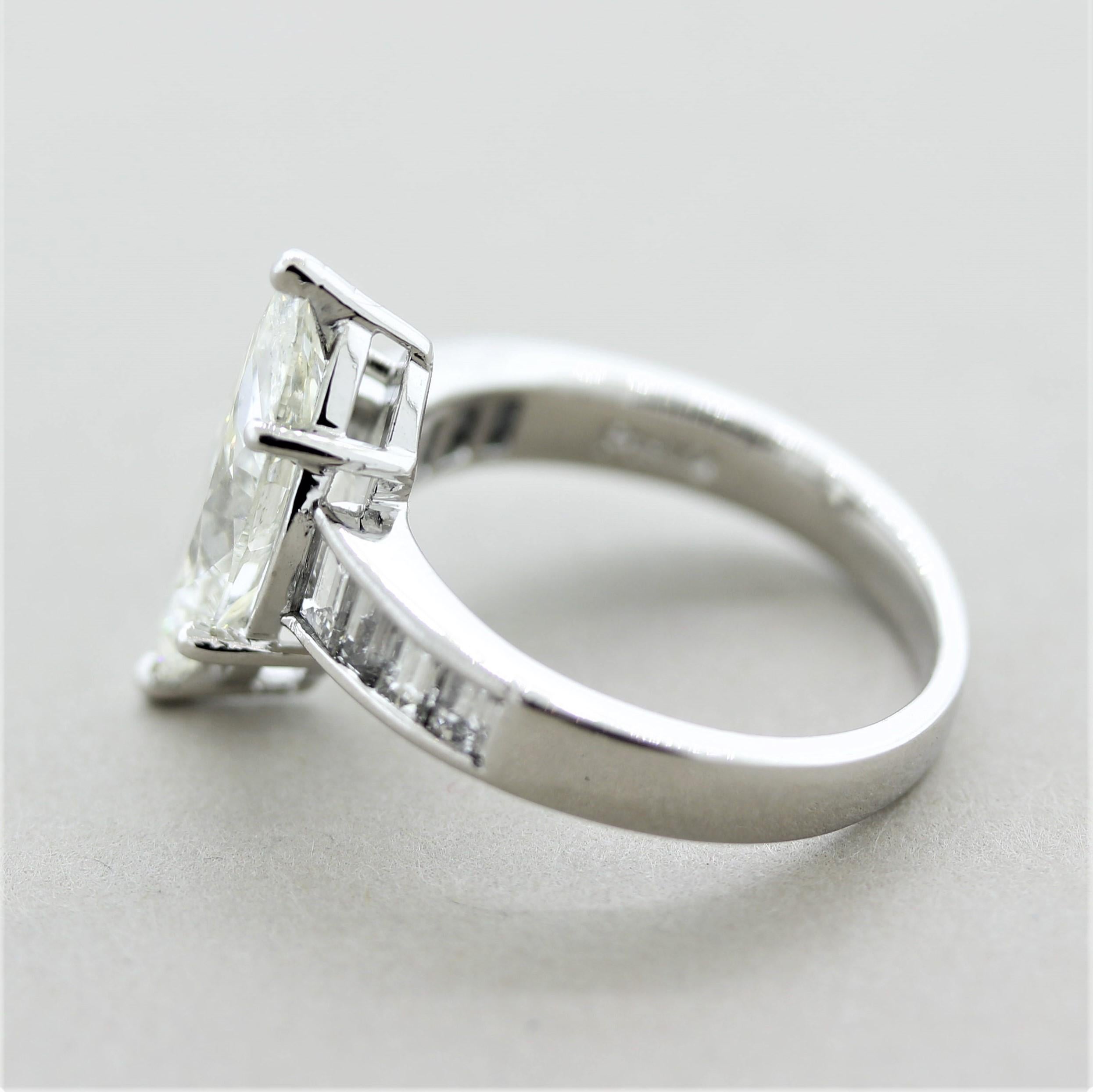 Bague de fiançailles en platine avec diamant marquise de 2,66 carats Neuf - En vente à Beverly Hills, CA
