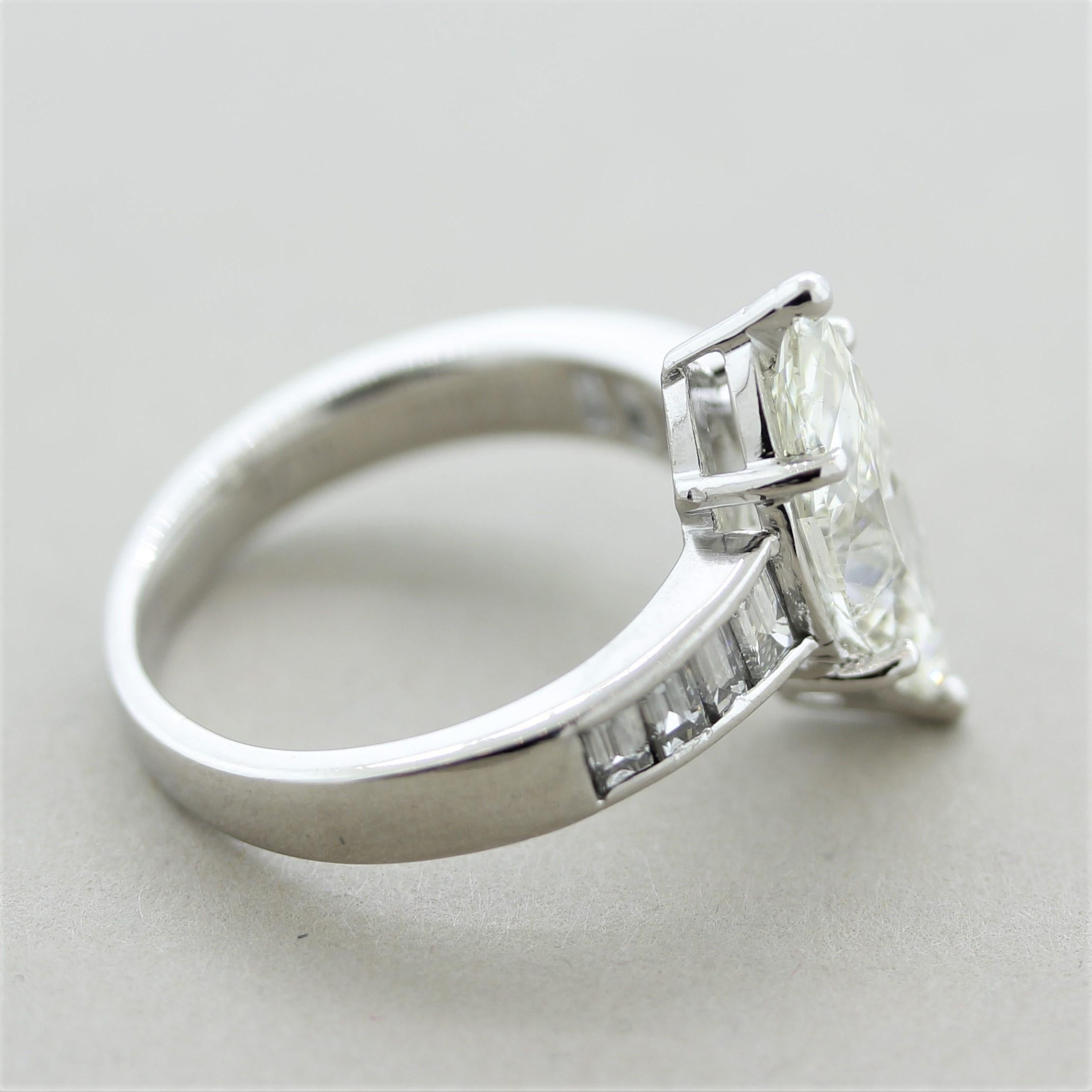 Bague de fiançailles en platine avec diamant marquise de 2,66 carats en vente 3