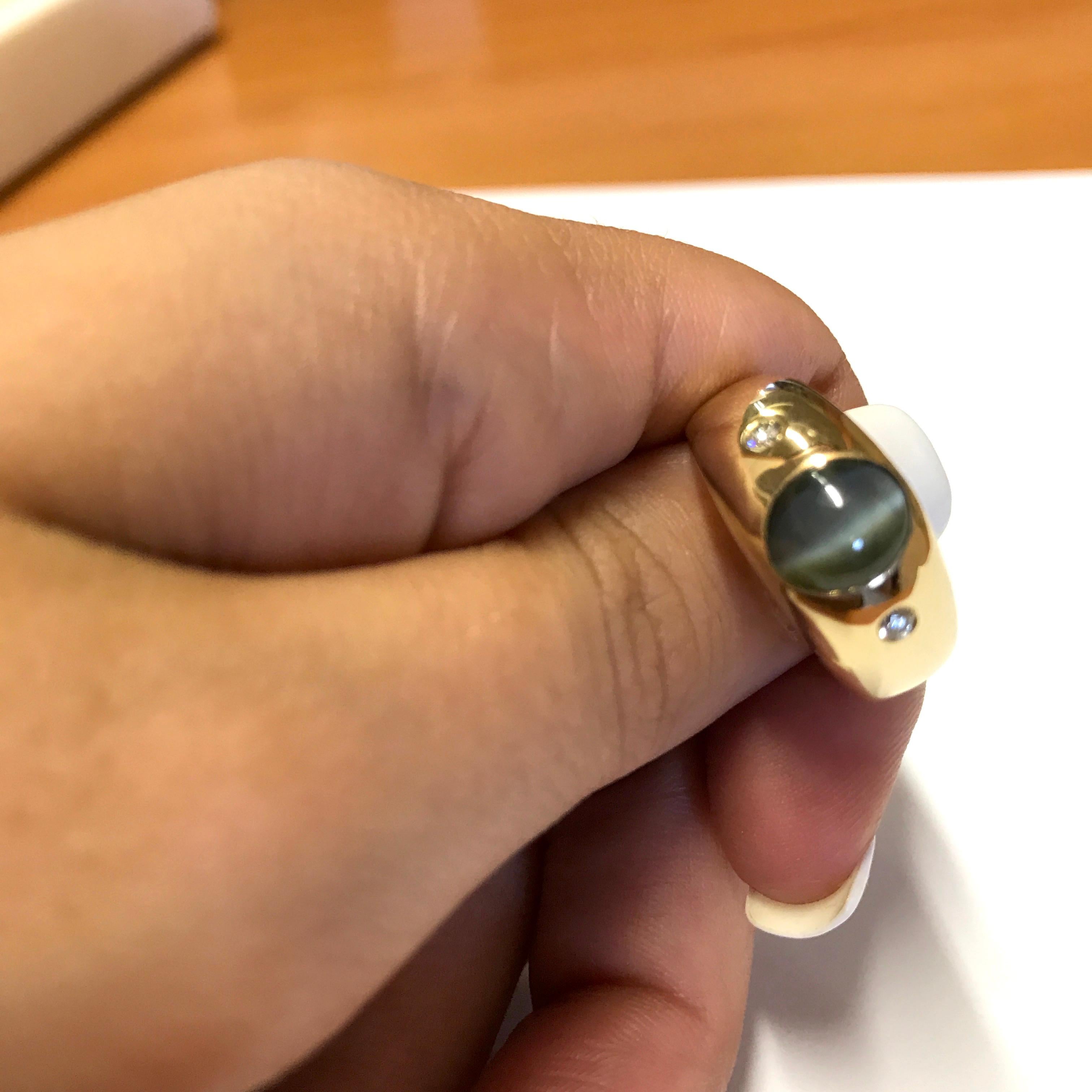 2.66 Carat Oval Cabochon Chrysoberyl Cats Eye Men’s Ring In New Condition In GREAT NECK, NY
