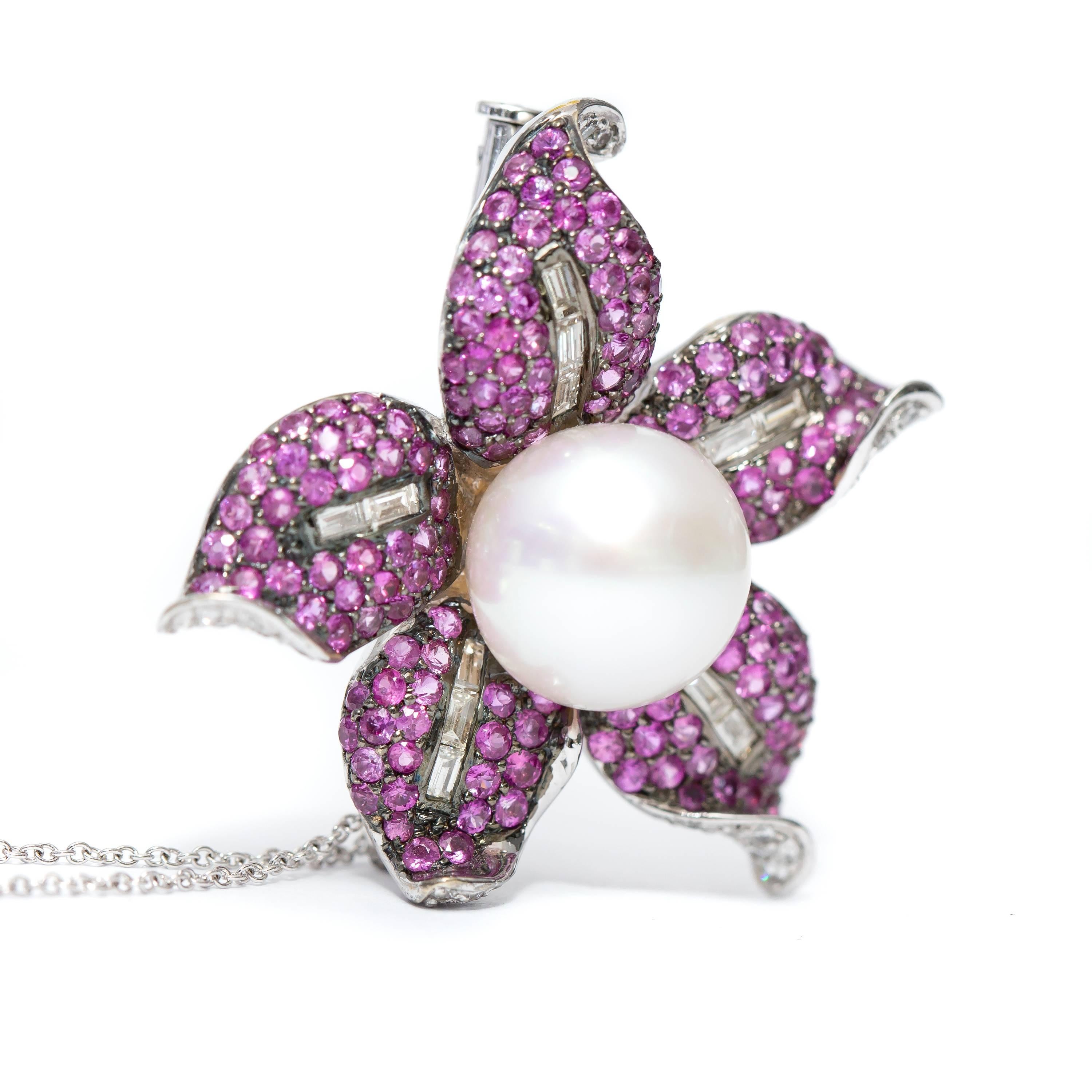 2.66 Carat Pink Sapphire 0.57 CT Round Diamond 18 KT White Gold Pendant Brooch In New Condition In London, GB
