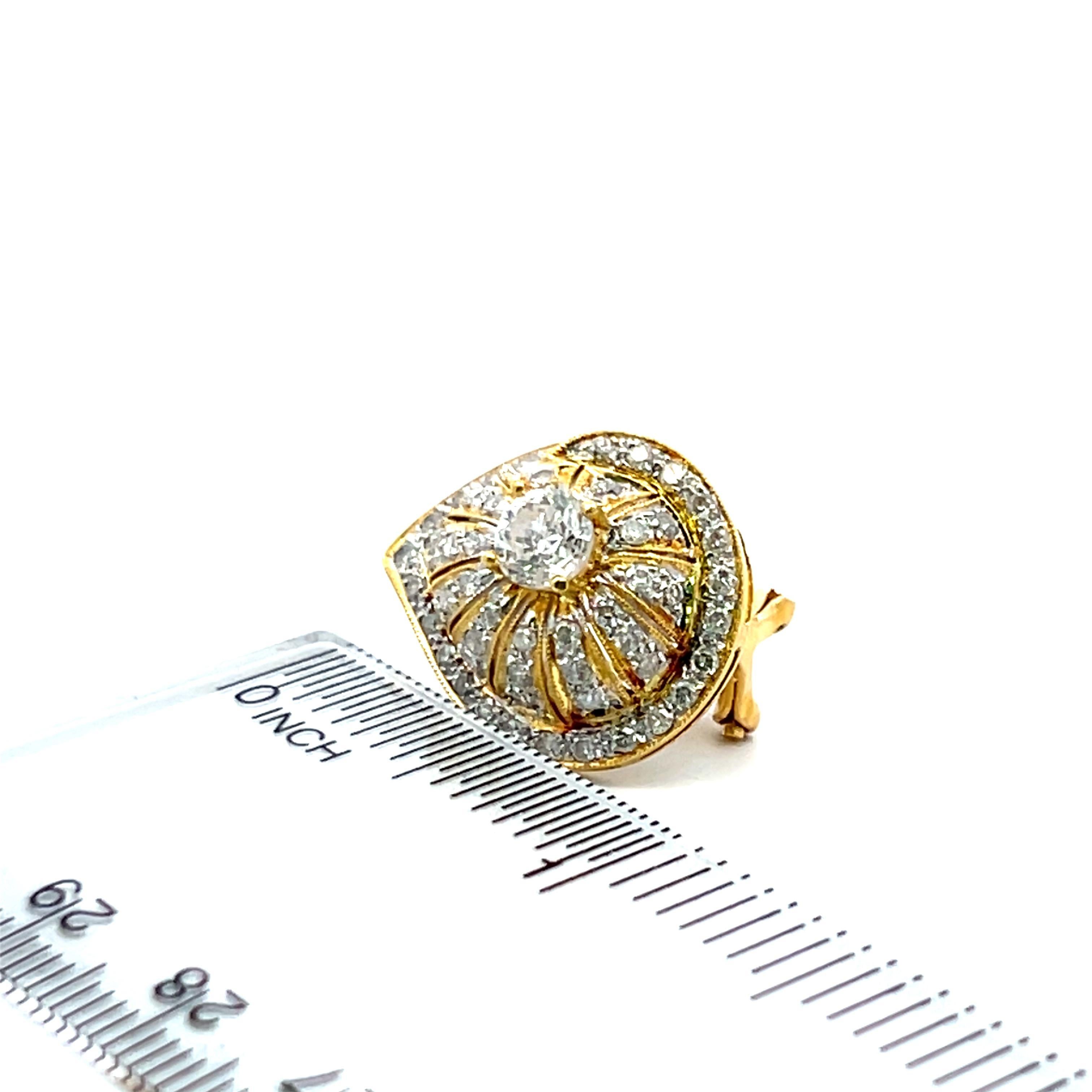 Titolo:
Orecchini a clip in oro giallo 18 carati da 2,66 carati con diamante tondo a brillante H. H. SI2
Stile:
Clip On
Metallo:
oro giallo 18 carati
Gemma 1:
Diamante da 1,76 carati
Numero di pietre:
126
Colore:
H
Chiarezza:
SI2
Forma:
Brillante