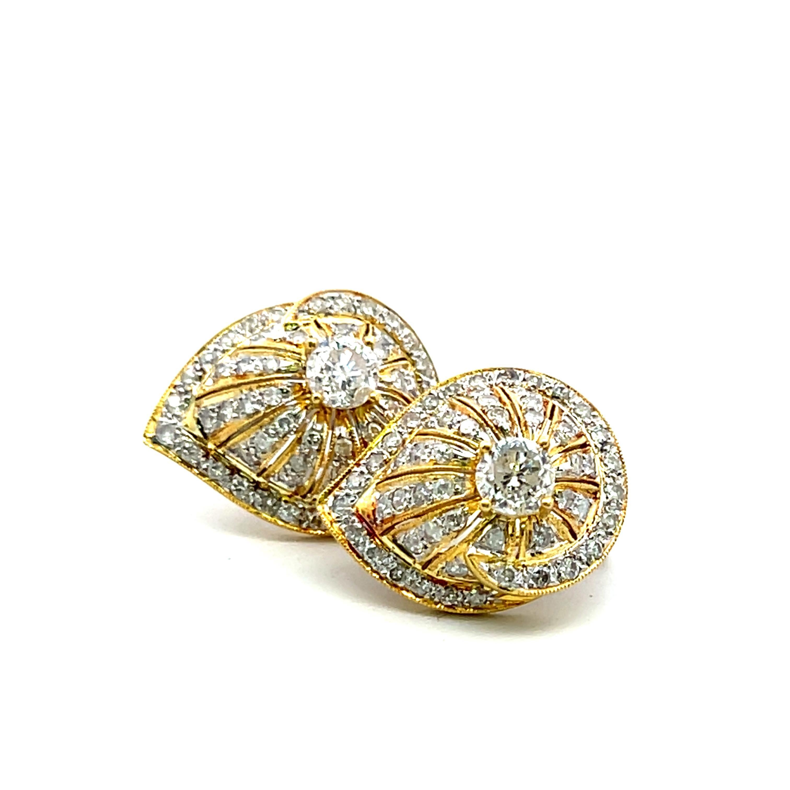 Orecchini a clip in oro giallo 18 carati da 2,66 carati con diamante tondo a brillante H. H. SI2 In condizioni buone in vendita a New York, NY