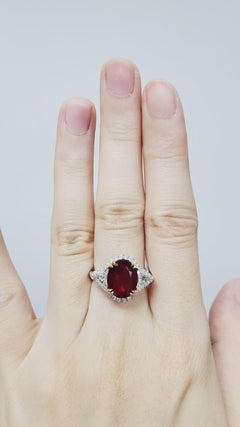 2.66 ct Unheated pigeon blood Ruby (Mozambique) Diamond Ring -GRS Certified