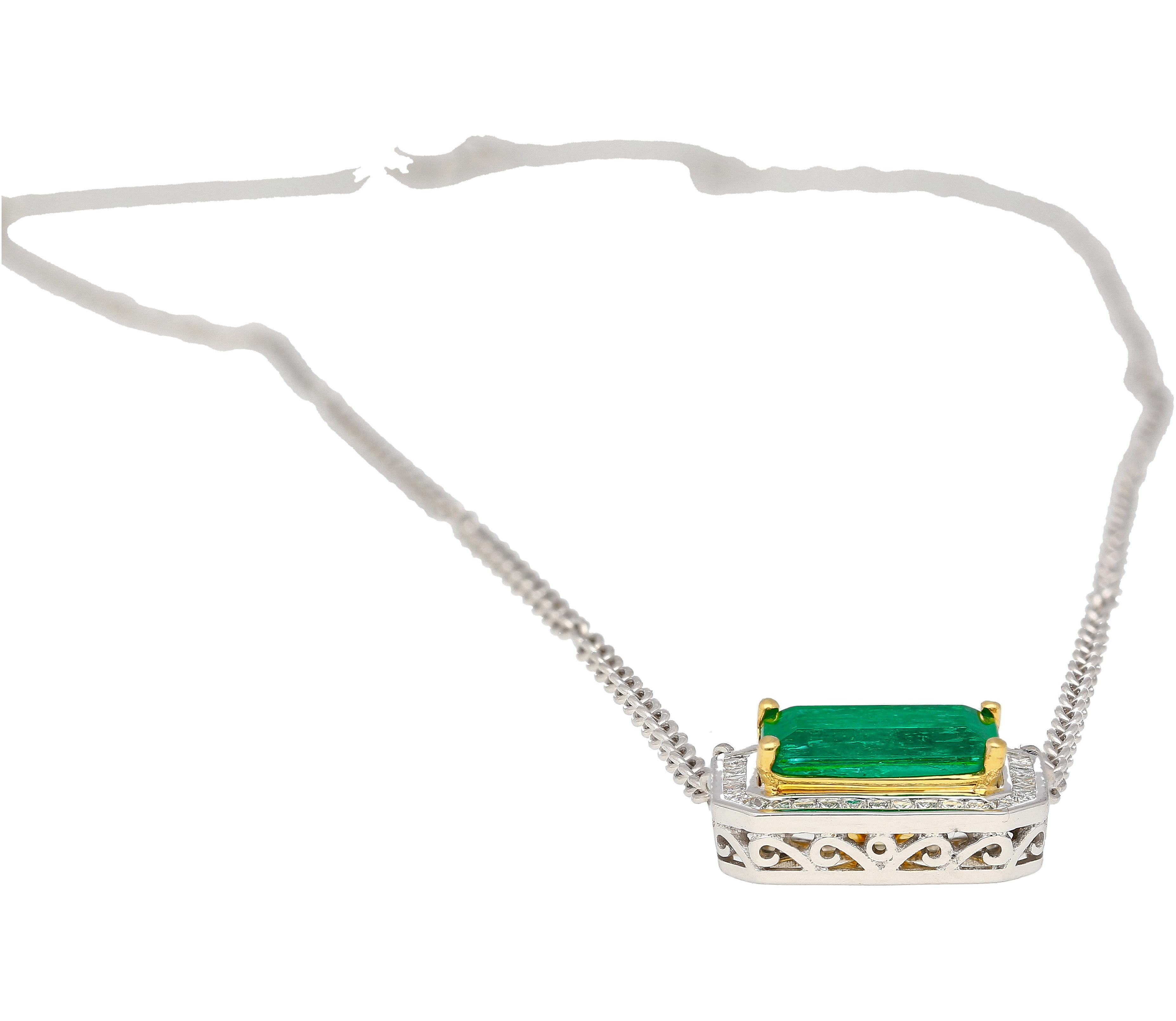 Contemporary 2.66 Carat Vivid Green Minor Oil Muzo Mine Colombian Emerald Floating Necklace For Sale