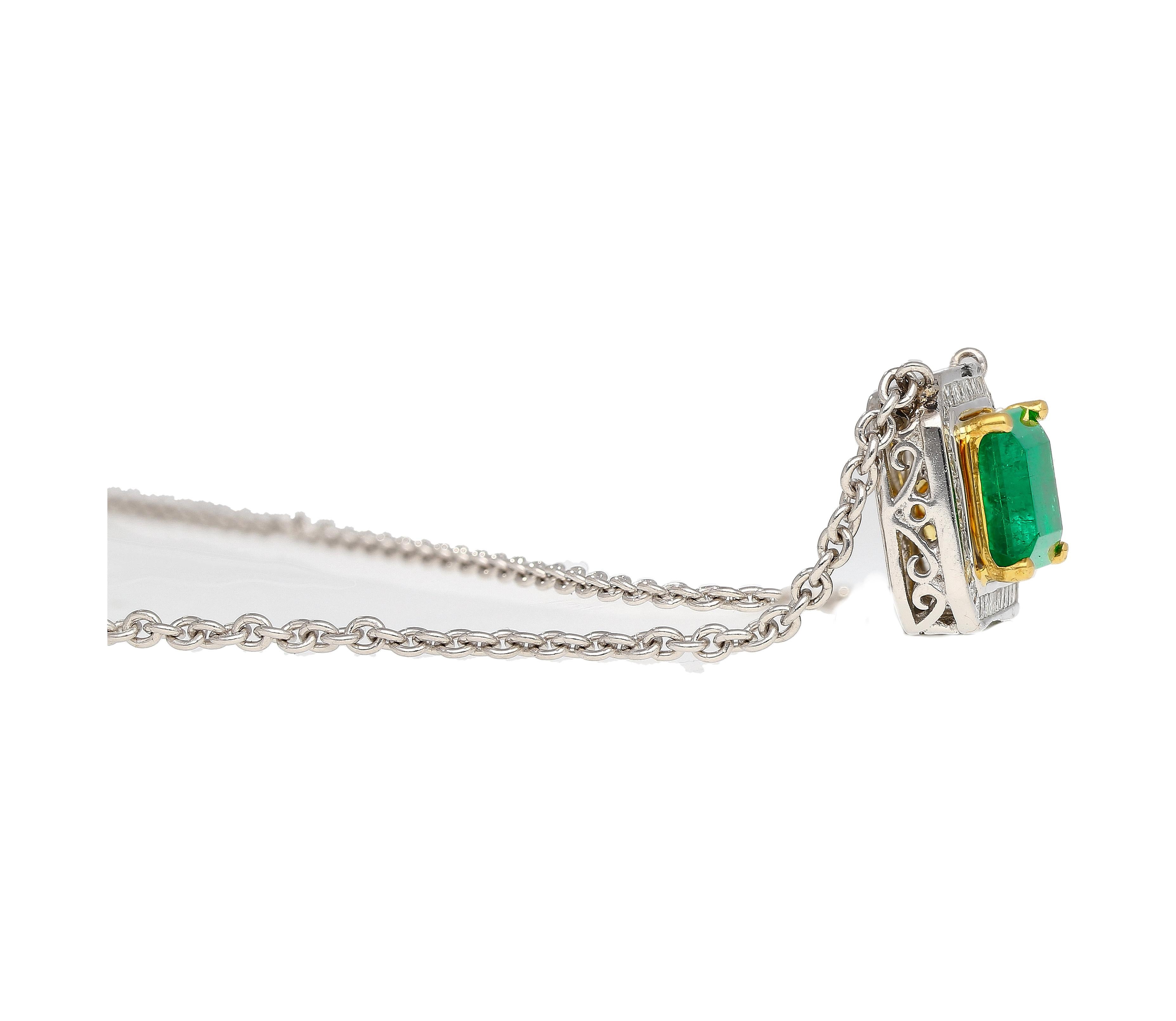 Taille émeraude 2.66 Carat Vivid Green Minor Oil Muzo Mine Colombian Emerald Floating Necklace en vente