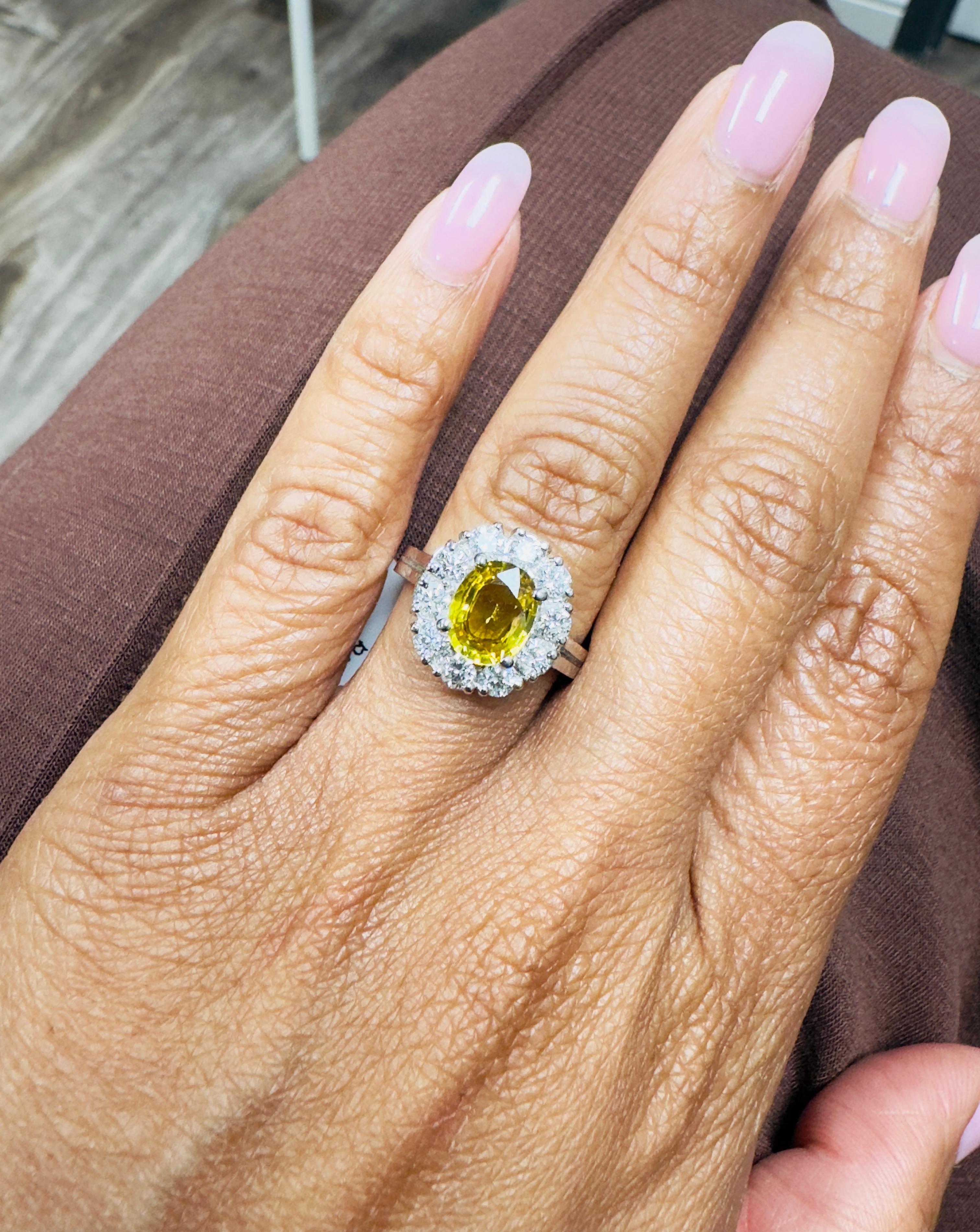 Verlobungsring aus Weißgold mit 2,66 Karat gelbem Saphir und Diamant im Zustand „Neu“ in Los Angeles, CA