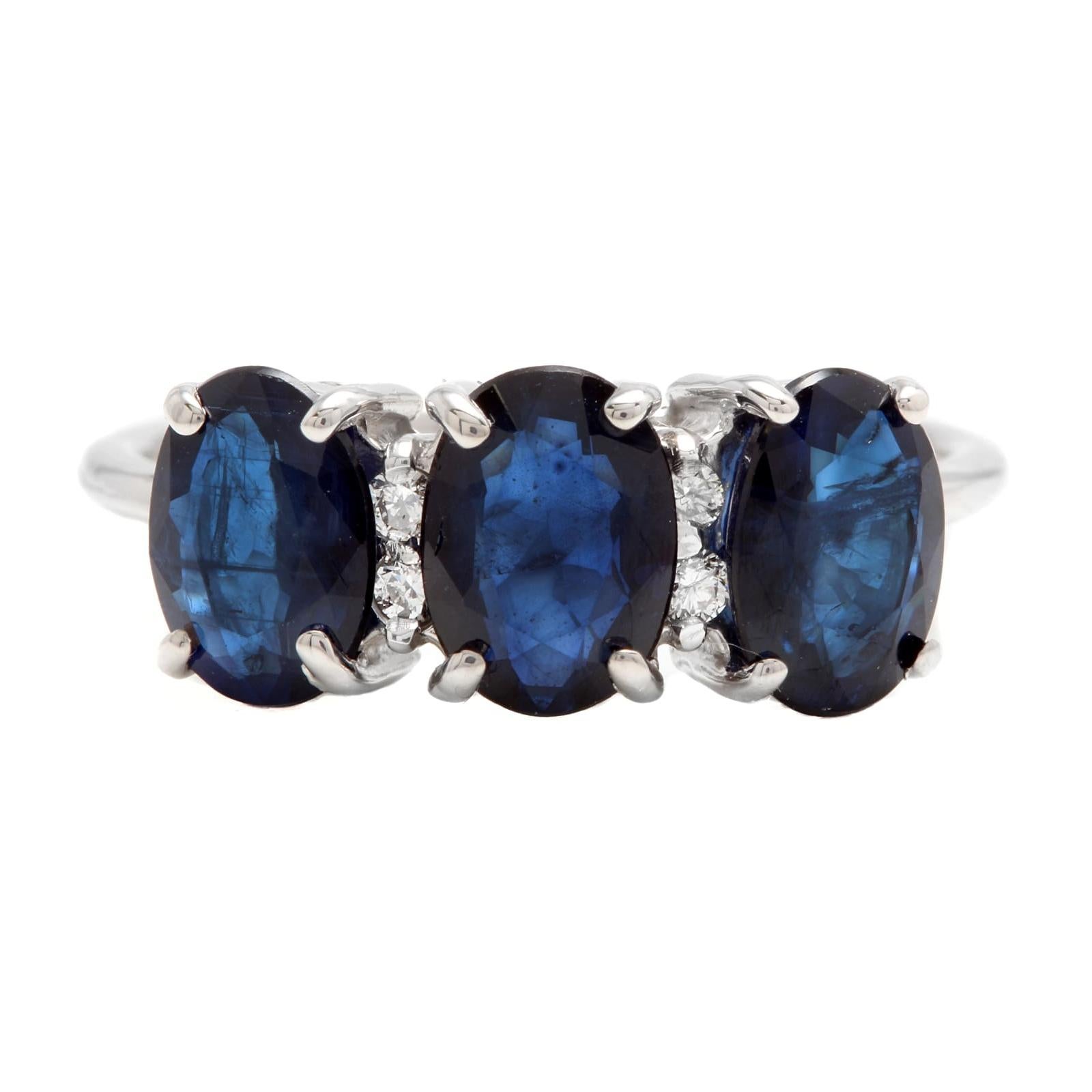 2.66 Carats Natural Sapphire and Diamond 14k Solid White Gold Ring