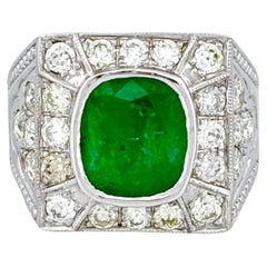 2,66 Karat sambischer Smaragd Art Deco Ring mit Diamanten im Altschliff in 18 Karat Gold