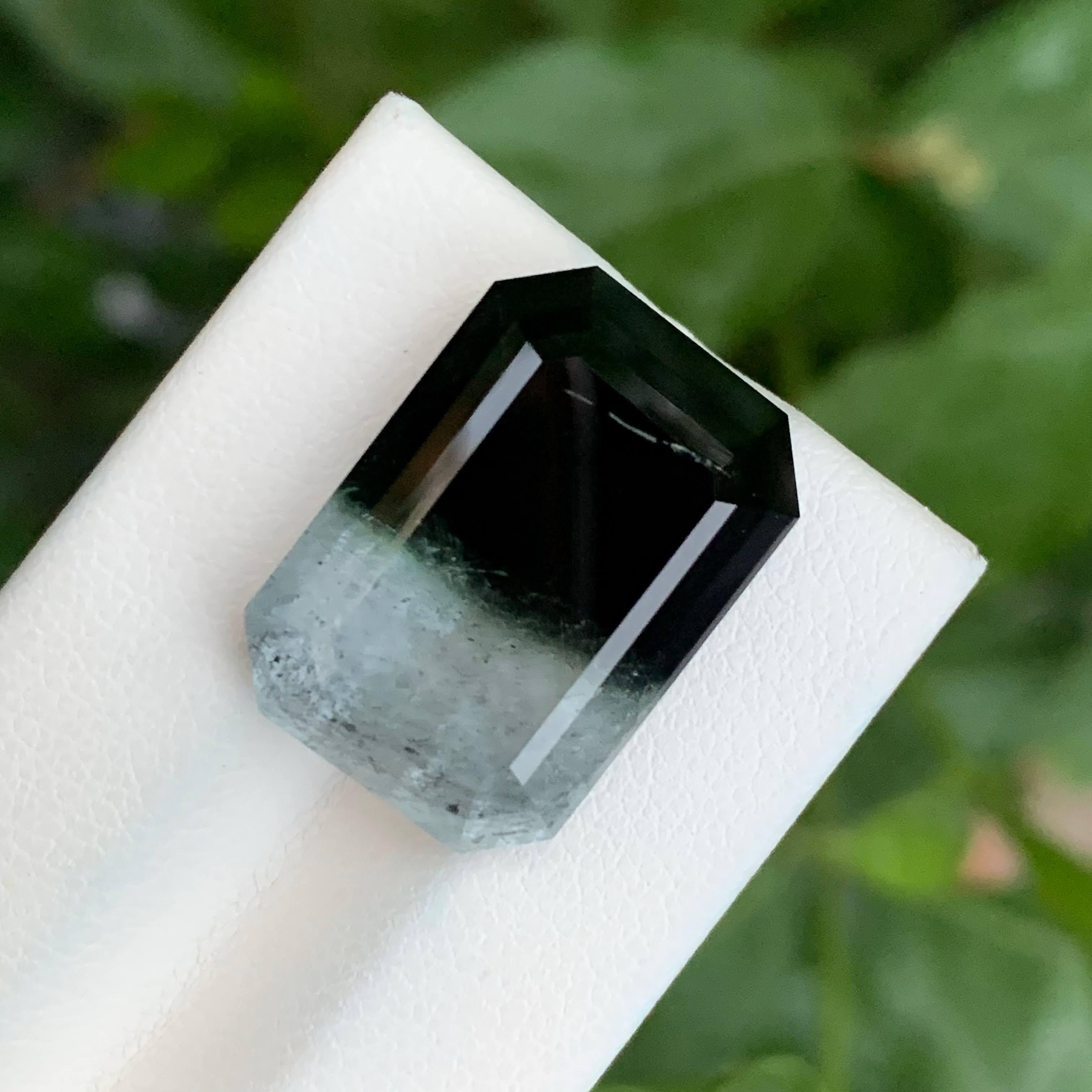 26.65 carats Bi Color Tourmaline Stone Emerald Cut Natural Afghan Gemstone In New Condition For Sale In Bangkok, TH