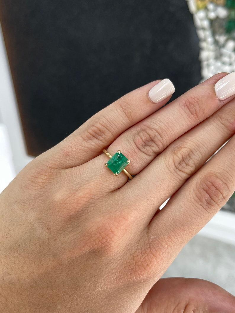 2.66ct Emerald Solitaire Engagement Ring in 14K Gold - Rich Green, Claw Prong For Sale 1