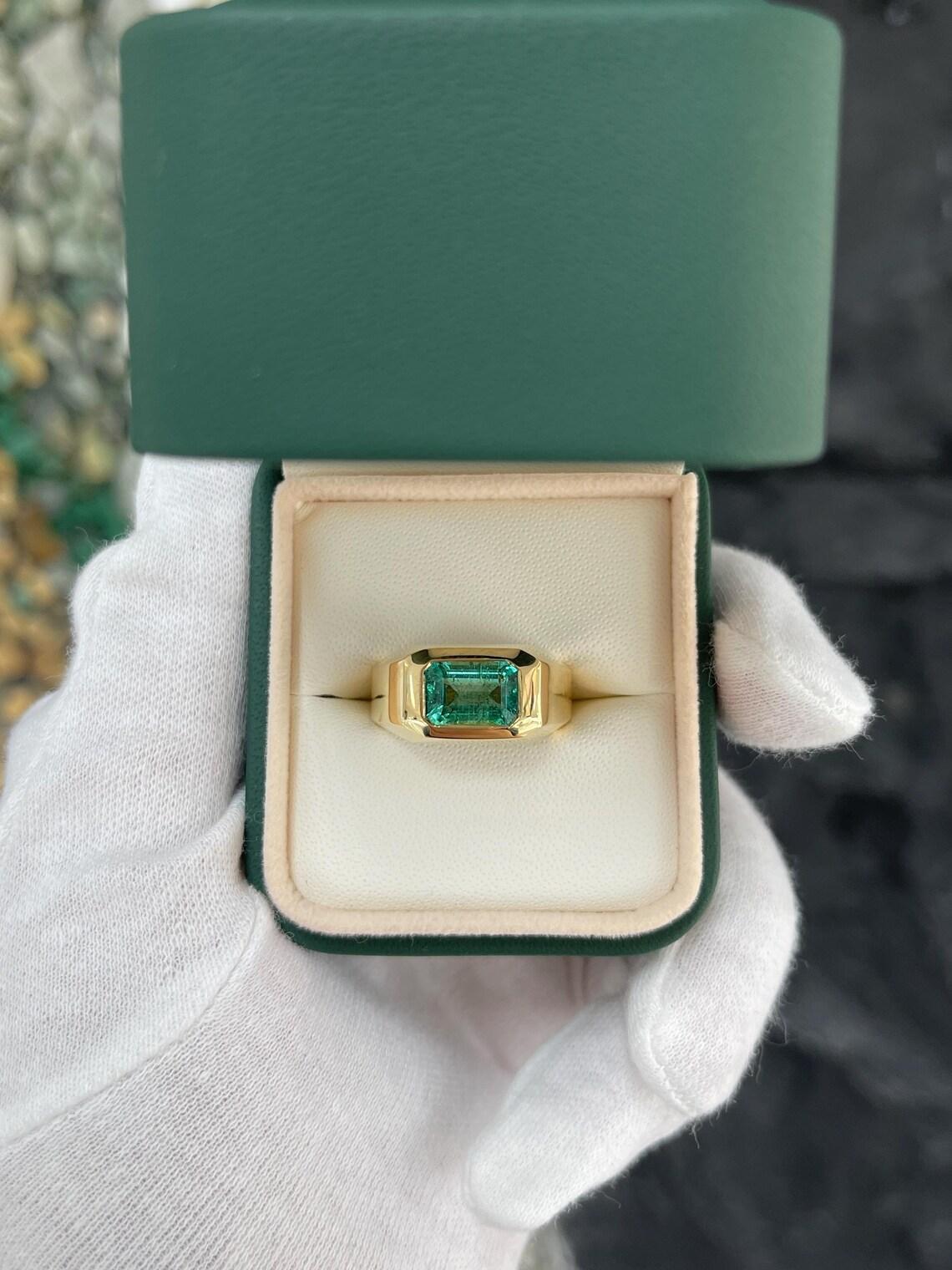 2,66 Karat natürlicher Smaragdschliff Bluish Green Lünette Set Herren Solitär Ring (Art déco) im Angebot