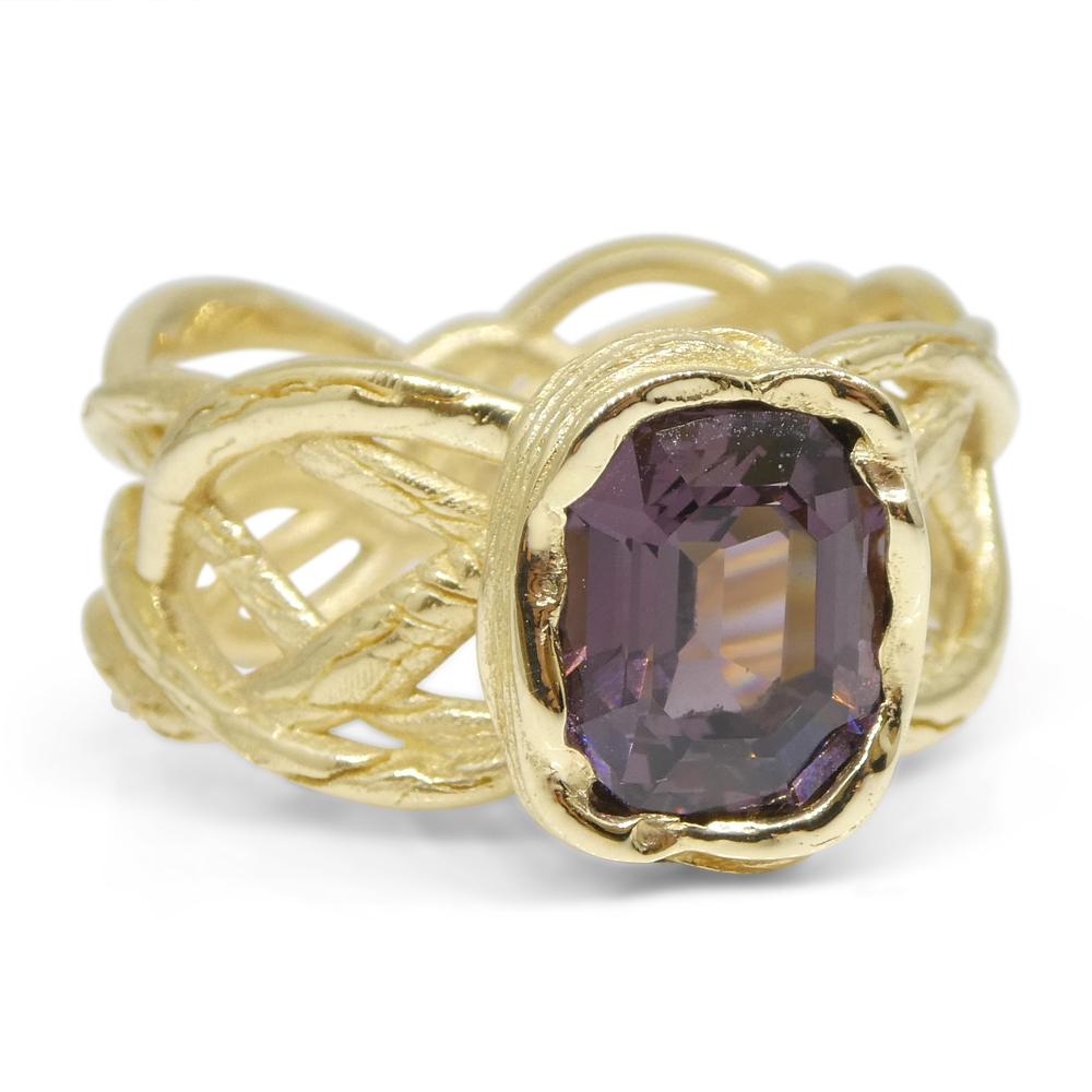 2.66ct Purple Spinel Vine Ring set in 14k Yellow Gold In New Condition For Sale In Toronto, Ontario
