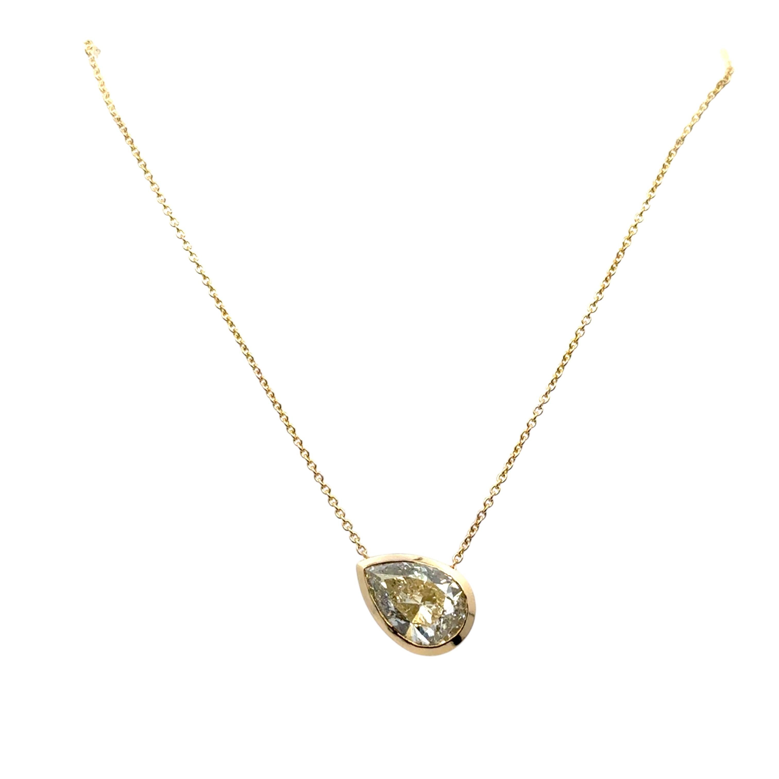 Ciondolo con diamante a pera Nature da 2,66 ct. su catena a grano in oro giallo 14k in vendita 4
