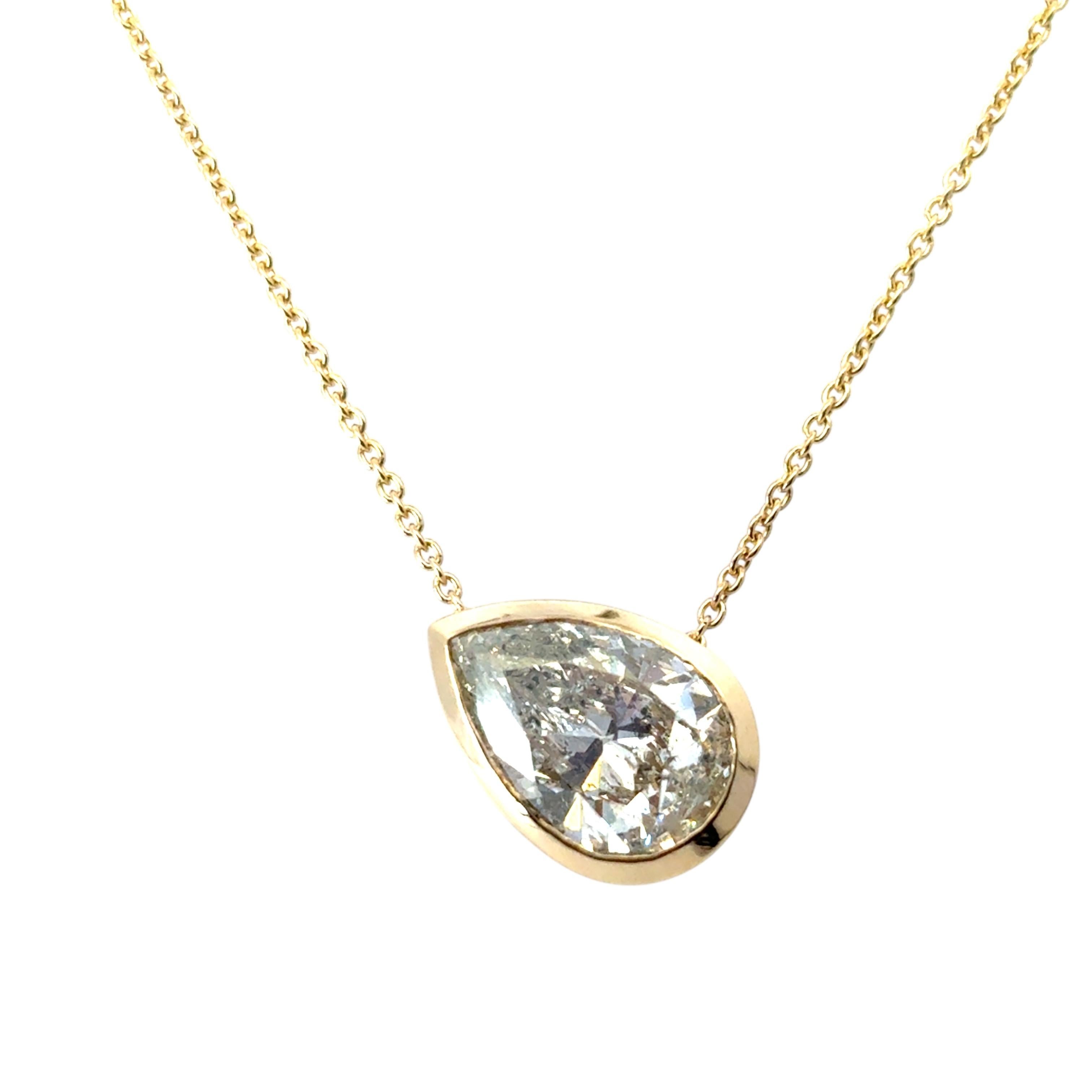 Ciondolo con diamante a pera Nature da 2,66 ct. su catena a grano in oro giallo 14k in vendita 6