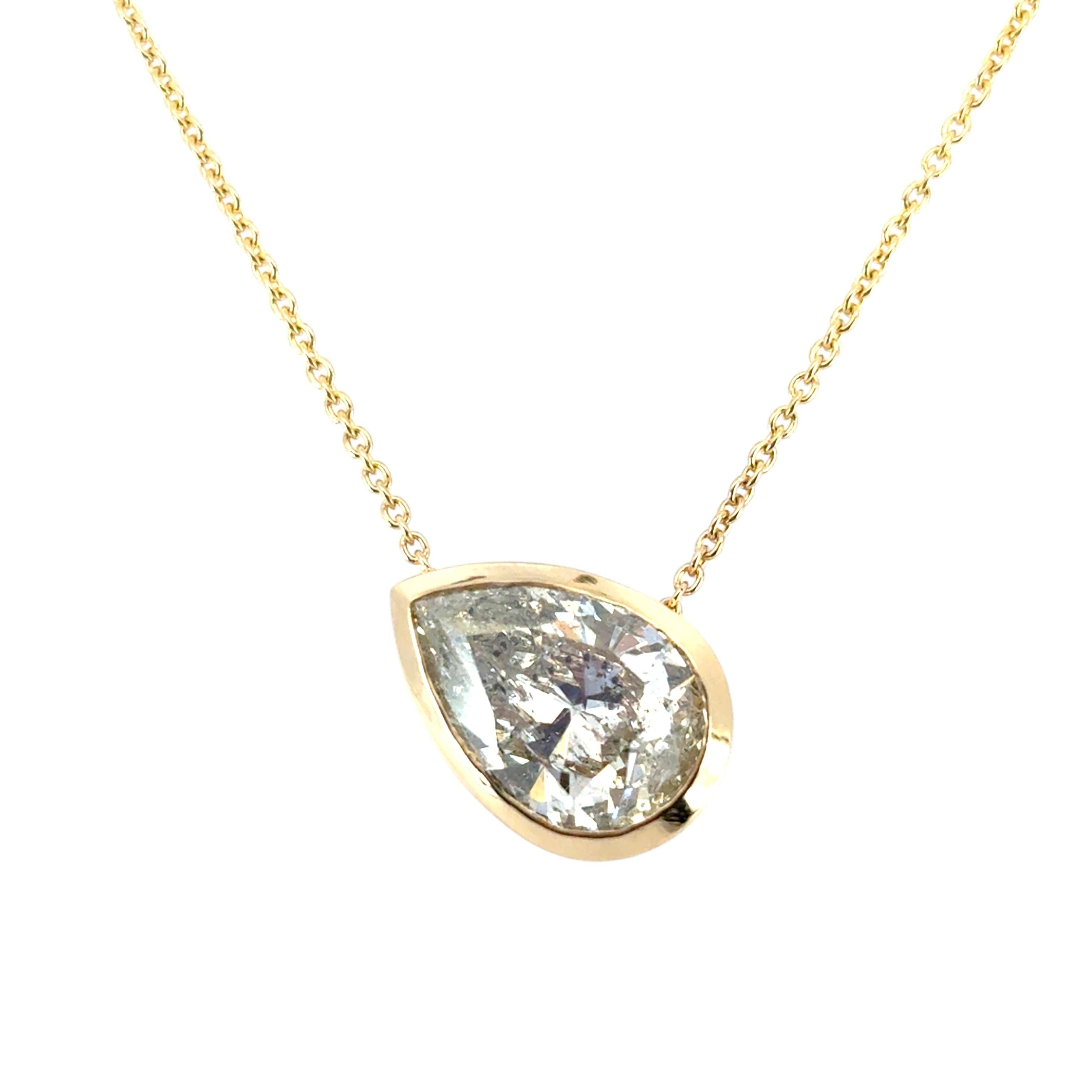 Ciondolo con diamante a pera Nature da 2,66 ct. su catena a grano in oro giallo 14k in vendita 7