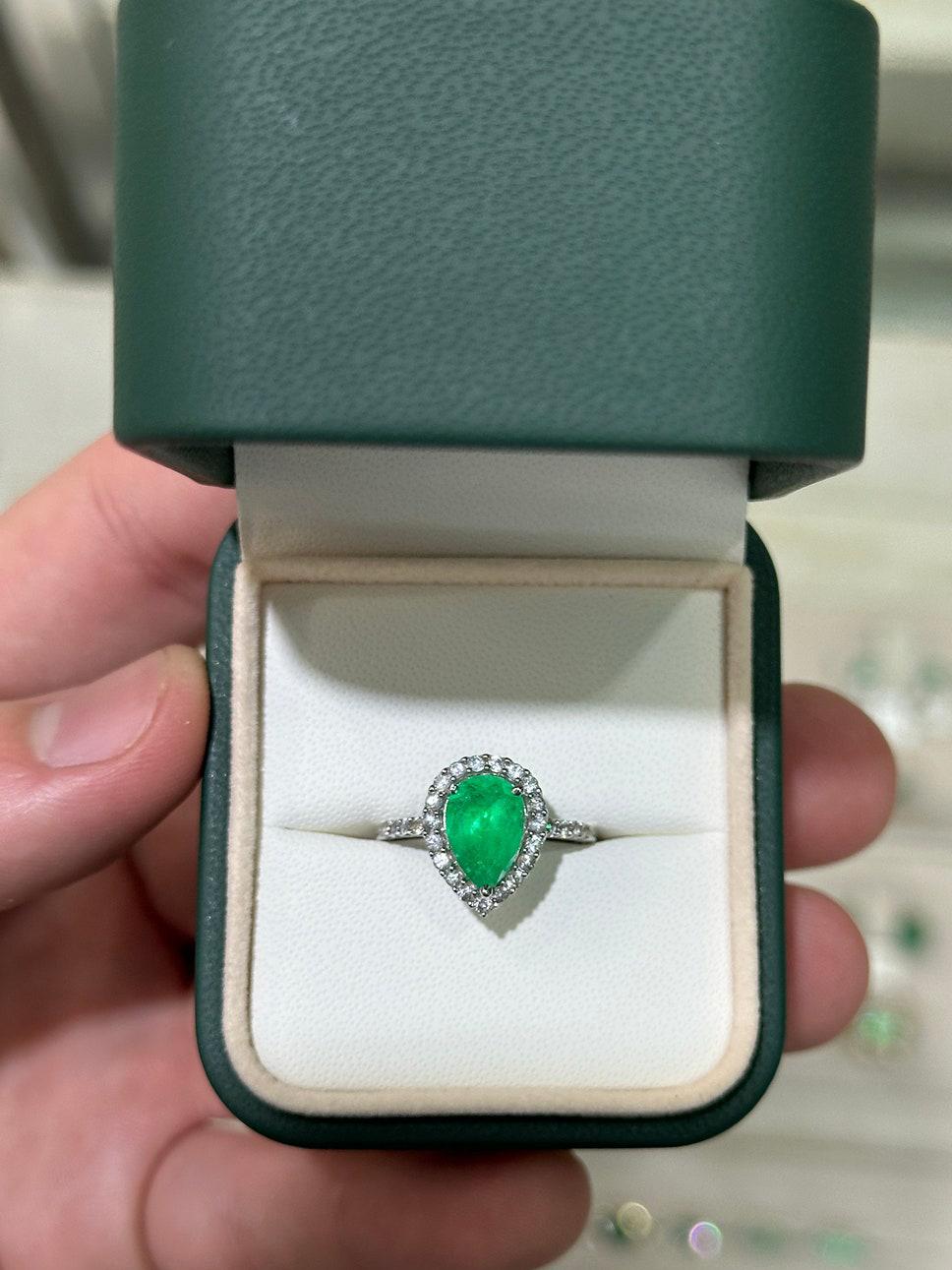 2.66tcw Earth Mined Emerald & Diamond Halo Engagement Ring Vivid Green 14K Gold In New Condition For Sale In Jupiter, FL