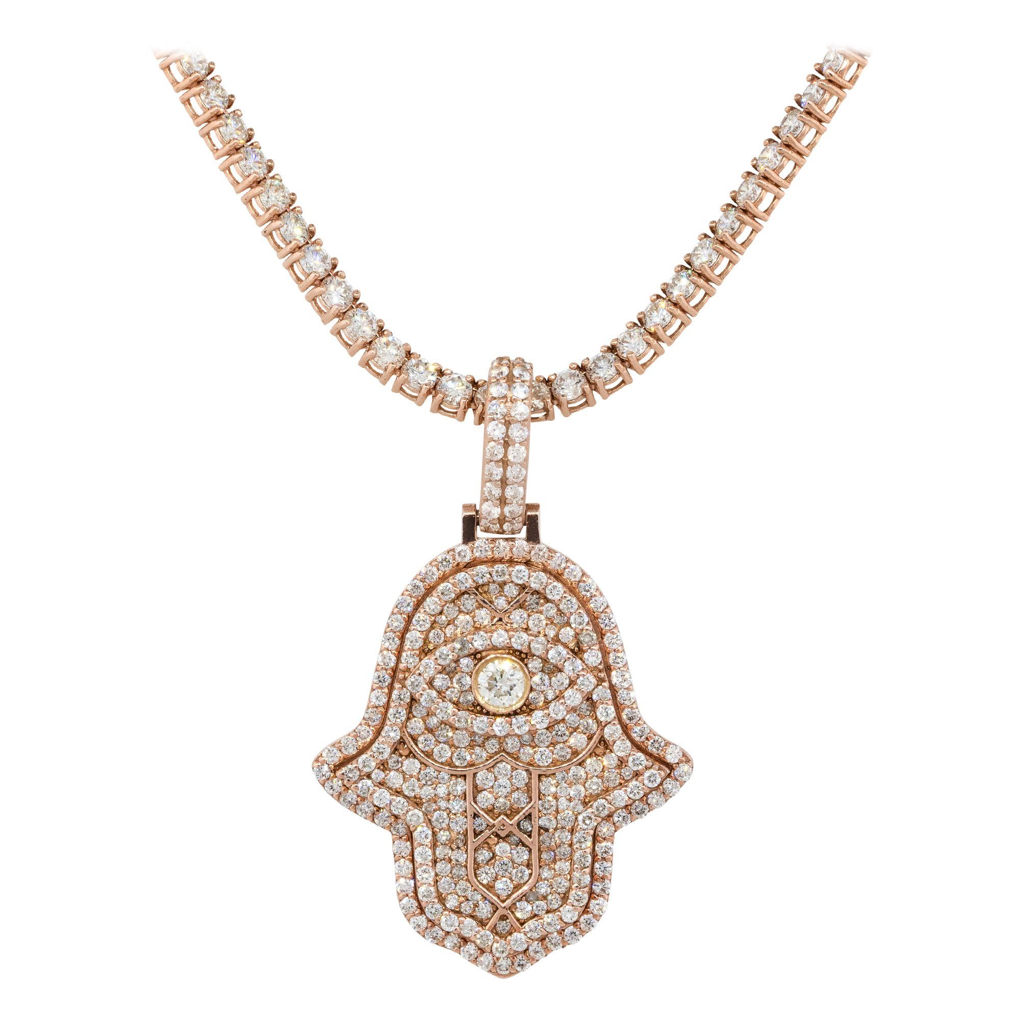 Pendentif Hamsa en or 14 carats avec diamants pavés de 2,77 carats en vente