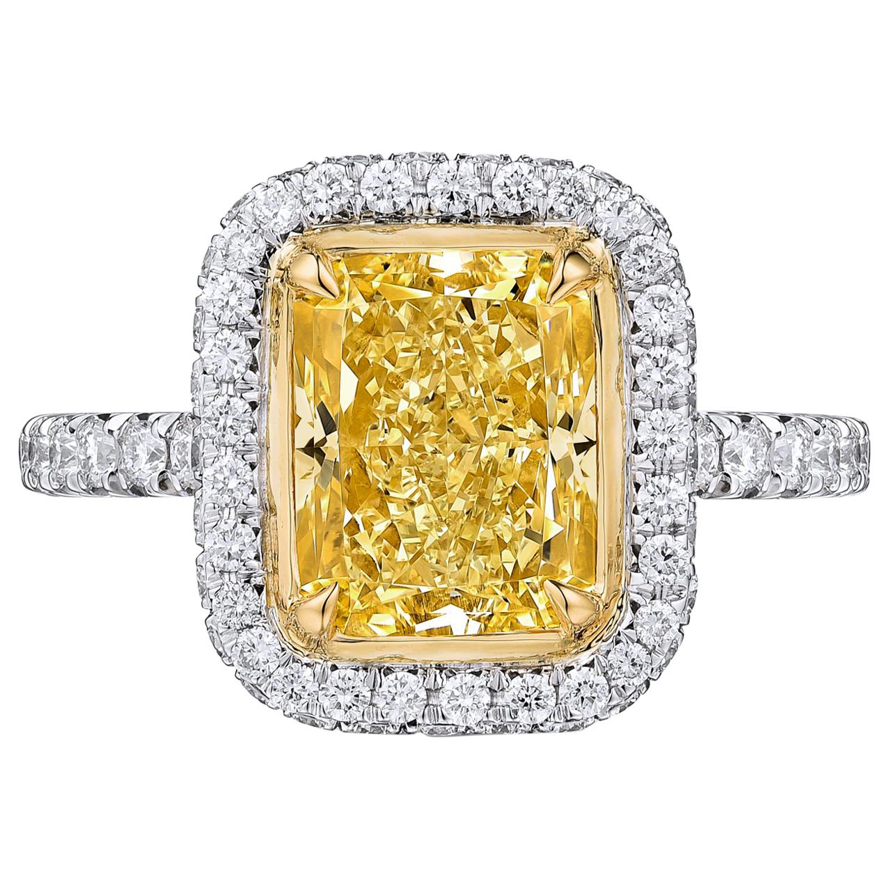 2.55 Carat Fancy Yellow Radiant Cut Diamond Engagement Ring in Platinum