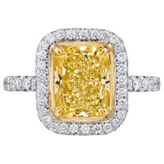 2.55 Carat Fancy Yellow Radiant Cut Diamond Engagement Ring in Platinum