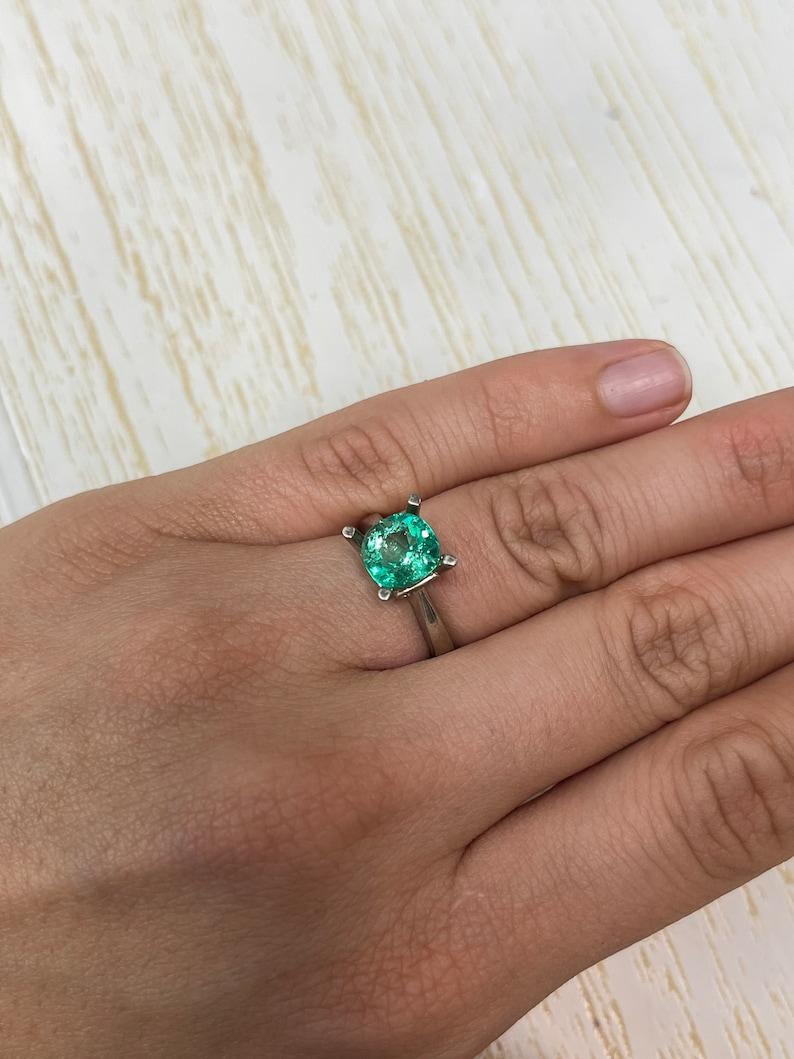 Smeraldo colombiano verde Muzo da 2,67 carati - Pietra di nascita di maggio con taglio a cuscino in vendita 3