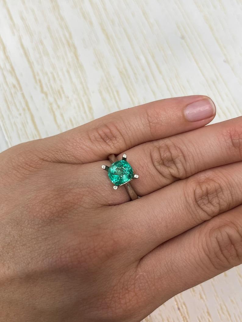 Smeraldo colombiano verde Muzo da 2,67 carati - Pietra di nascita di maggio con taglio a cuscino in vendita 2