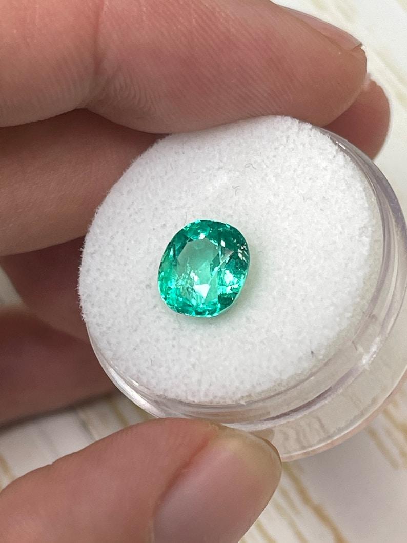 Smeraldo colombiano verde Muzo da 2,67 carati - Pietra di nascita di maggio con taglio a cuscino In condizioni Nuovo in vendita a Jupiter, FL