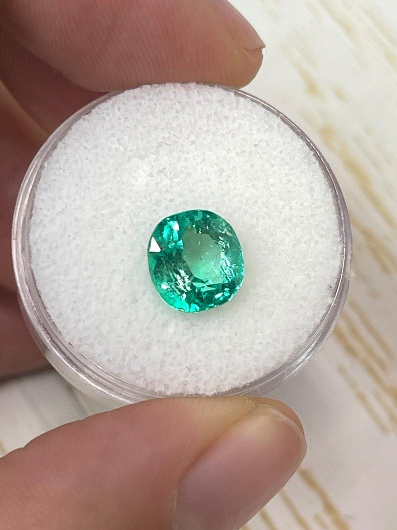 Taglio cuscino Smeraldo colombiano verde Muzo da 2,67 carati - Pietra di nascita di maggio con taglio a cuscino in vendita
