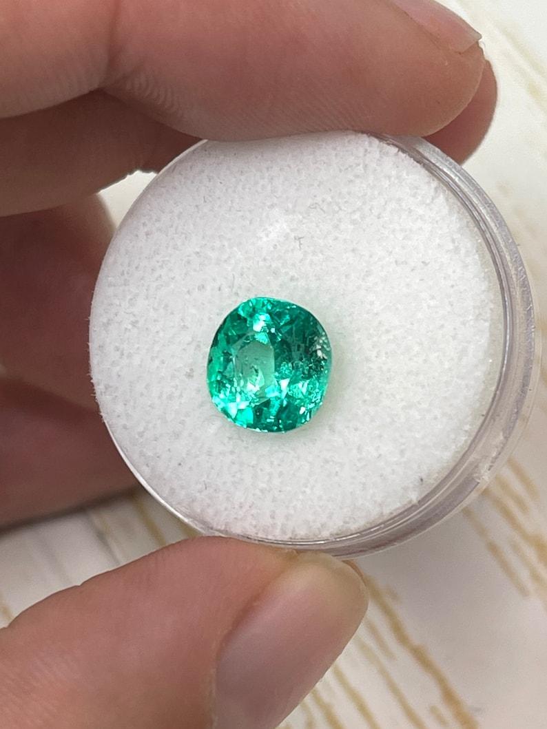 Moderno Smeraldo colombiano verde Muzo da 2,67 carati - Pietra di nascita di maggio con taglio a cuscino in vendita