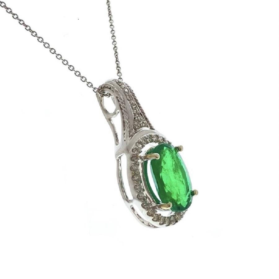 2,67 Karat Grüner Smaragd & Diamant-Anhänger aus 14k Weißgold (Rundschliff) im Angebot