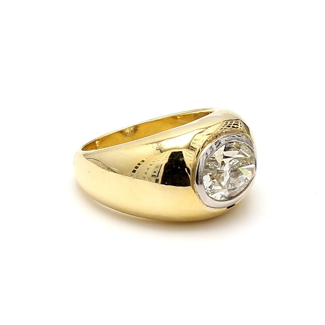 Bague de fiançailles en or jaune 18K sertie d'un chaton et d'un diamant ovale L SI2 de 2,67 carats en vente 2