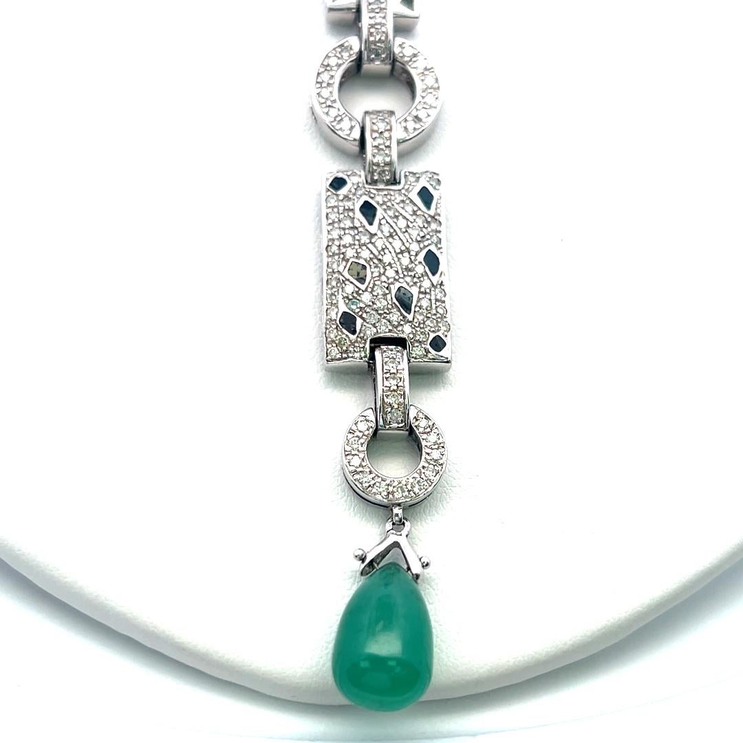 2.67 Carat Round Brilliant Diamond 12.4-8.6MM Emerald 18K WG Drop Necklace For Sale 1