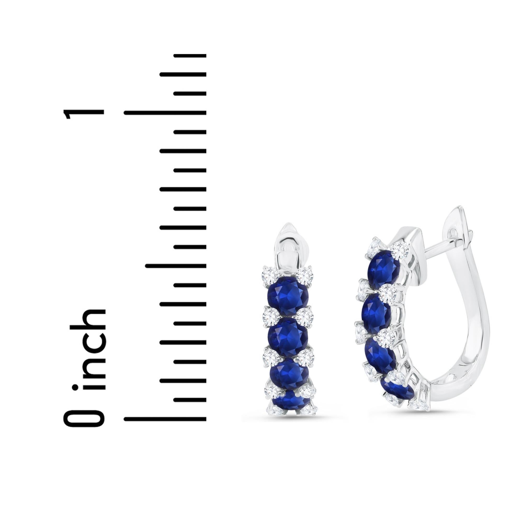 Contemporaneo Cerchi con zaffiro rotondo da 2,7 carati e diamanti rotondi da 0,50 carati in bianco 18k ref492 in vendita