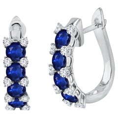 Cerchi con zaffiro rotondo da 2,7 carati e diamanti rotondi da 0,50 carati in bianco 18k ref492