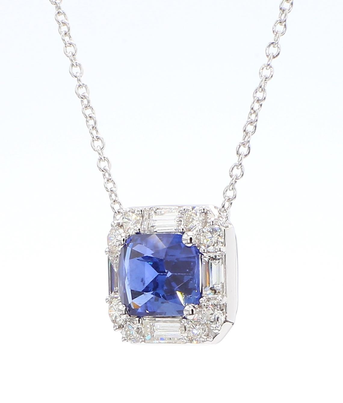 2.67 Carat Sapphire Pendant Long Cushion Cut East West GIA Certified 18K Gold In New Condition For Sale In New York, NY