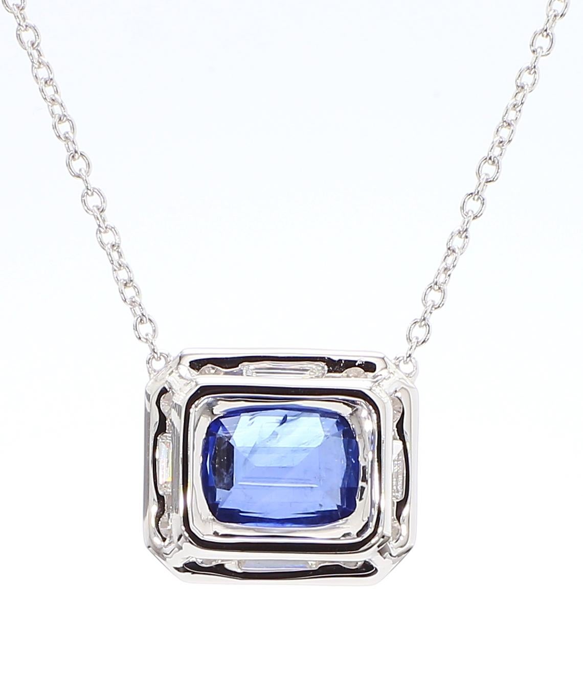 2.67 Carat Sapphire Pendant Long Cushion Cut East West GIA Certified 18K Gold For Sale 2