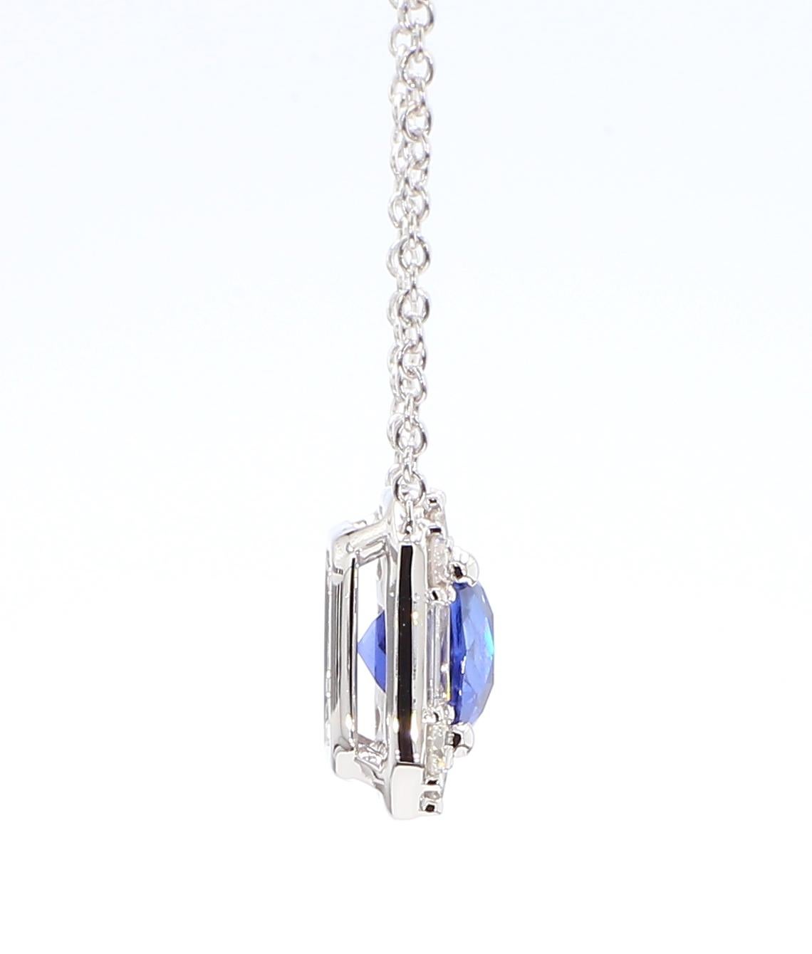 2.67 Carat Sapphire Pendant Long Cushion Cut East West GIA Certified 18K Gold For Sale 4