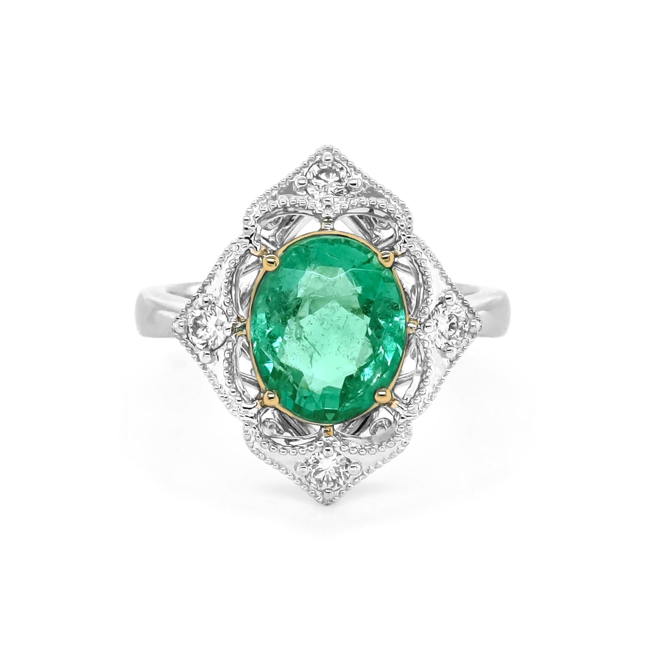 2.67 Carats Emerald and White Diamond White and Yellow Gold Ring In New Condition For Sale In New York, NY